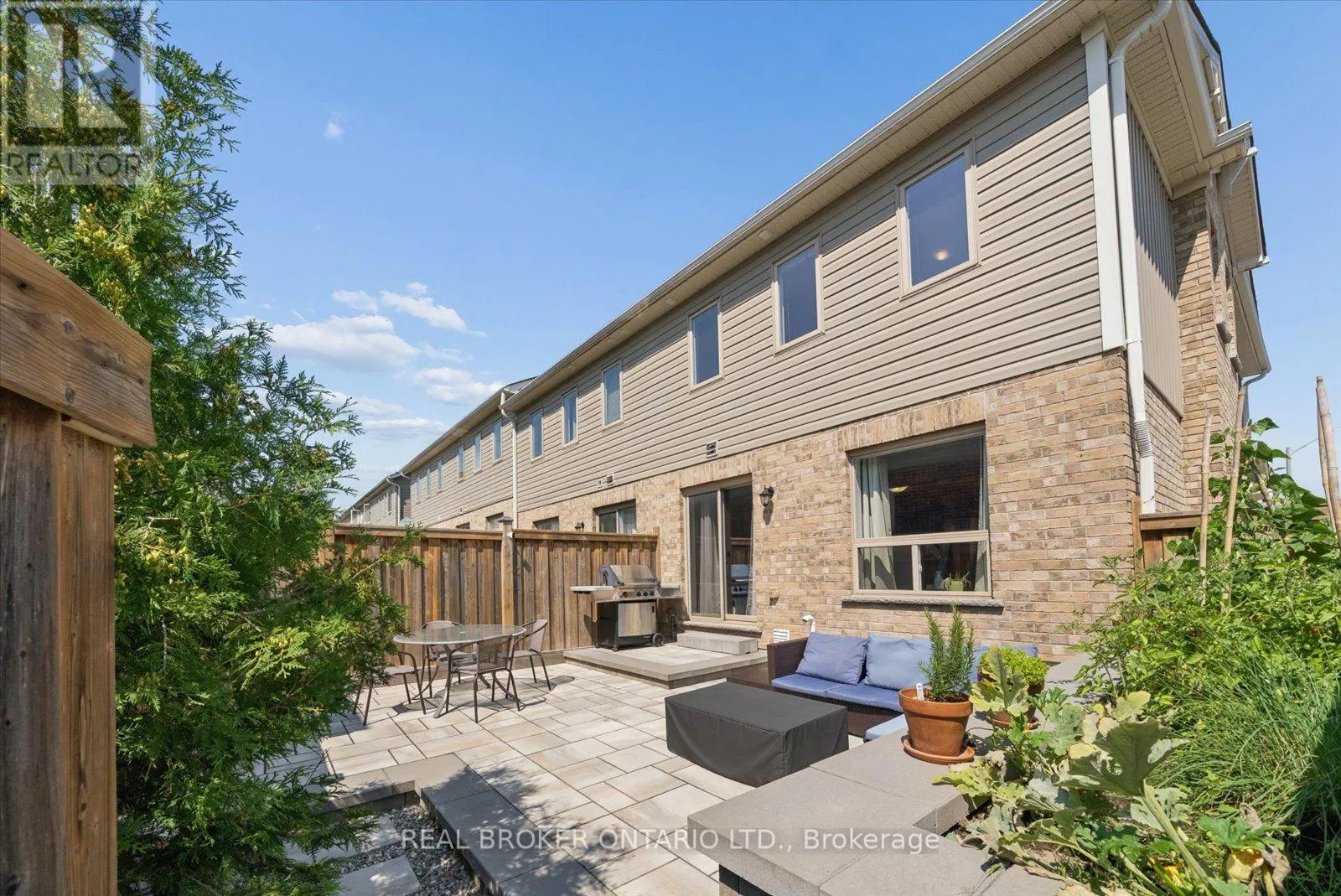 126 PARKINSON CRESCENT