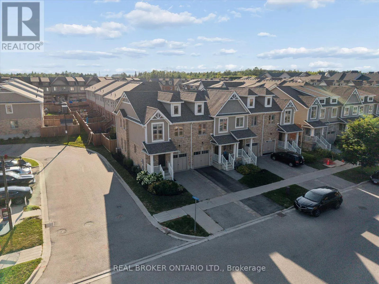 126 PARKINSON CRESCENT