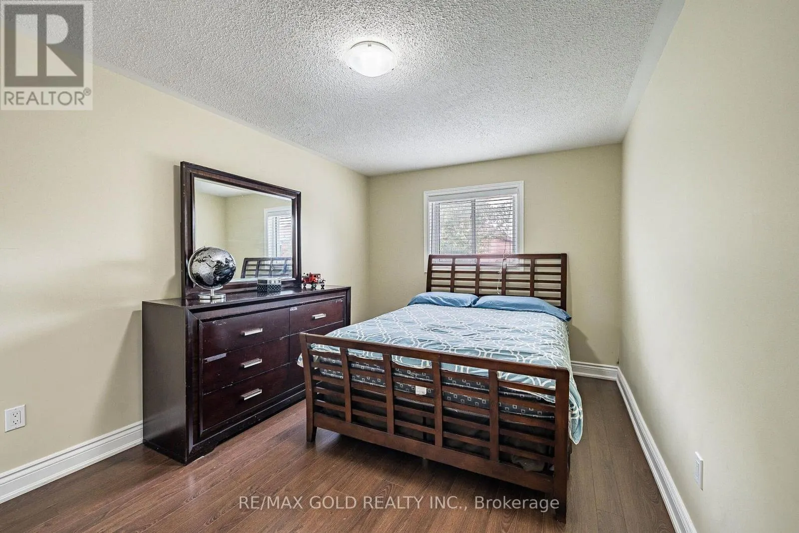 329 HOWARD CRESCENT
