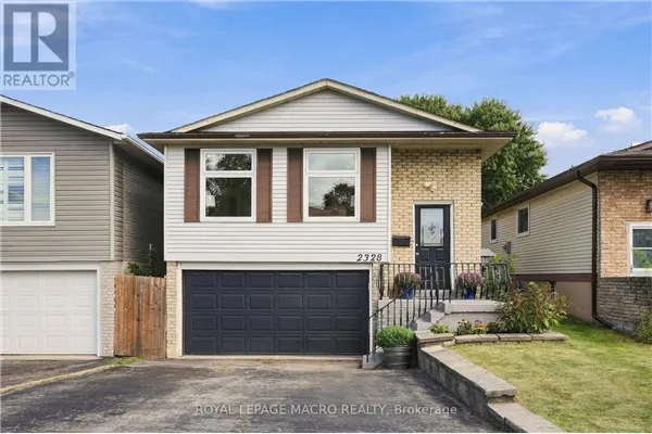 2328 MALCOLM CRESCENT