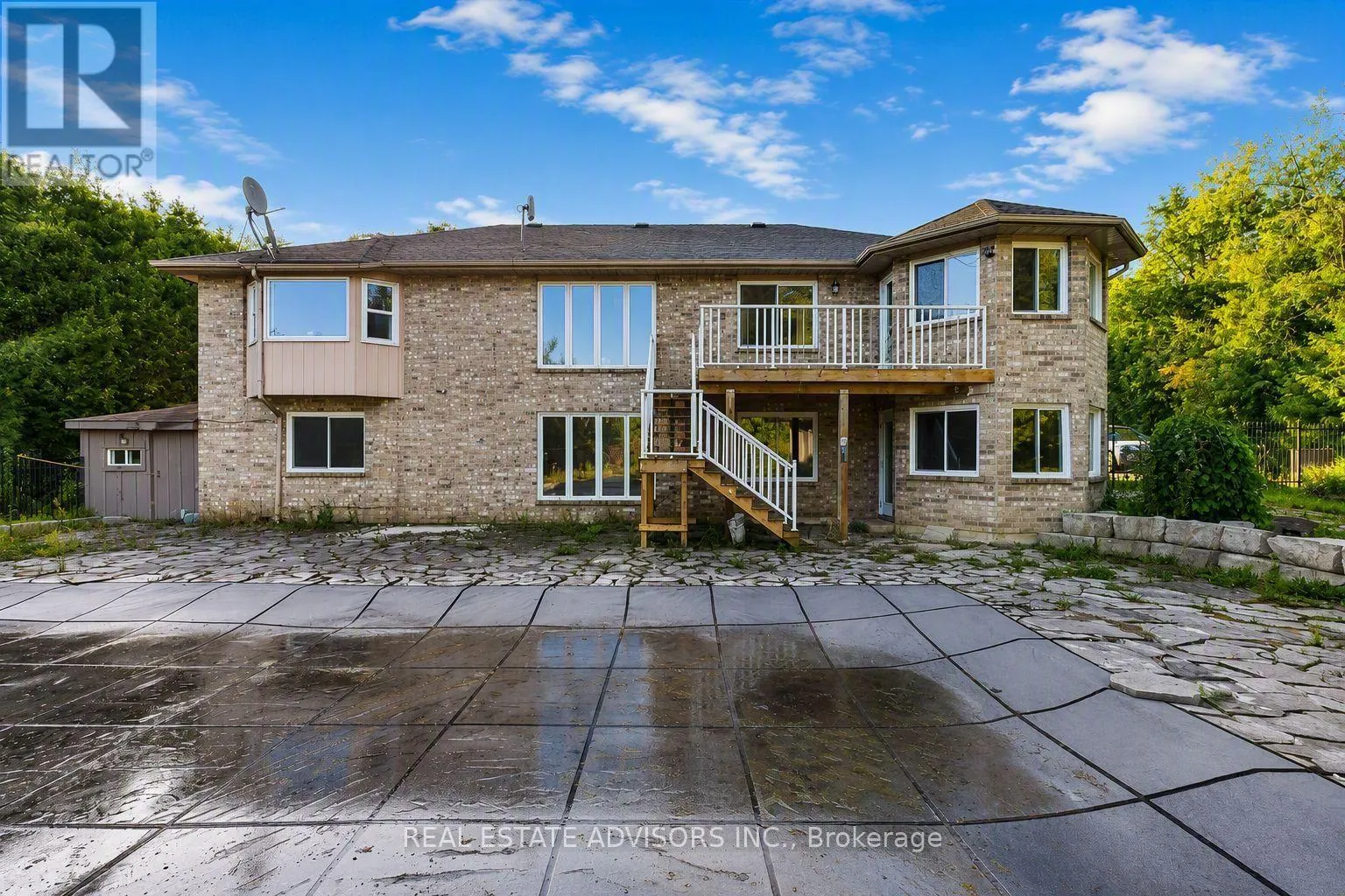 19 MCCONACHIE CRESCENT