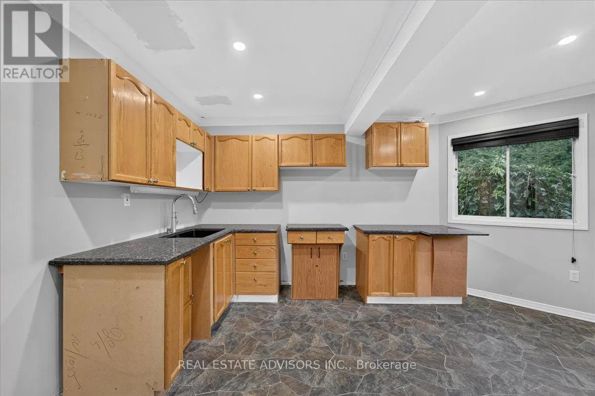 19 MCCONACHIE CRESCENT