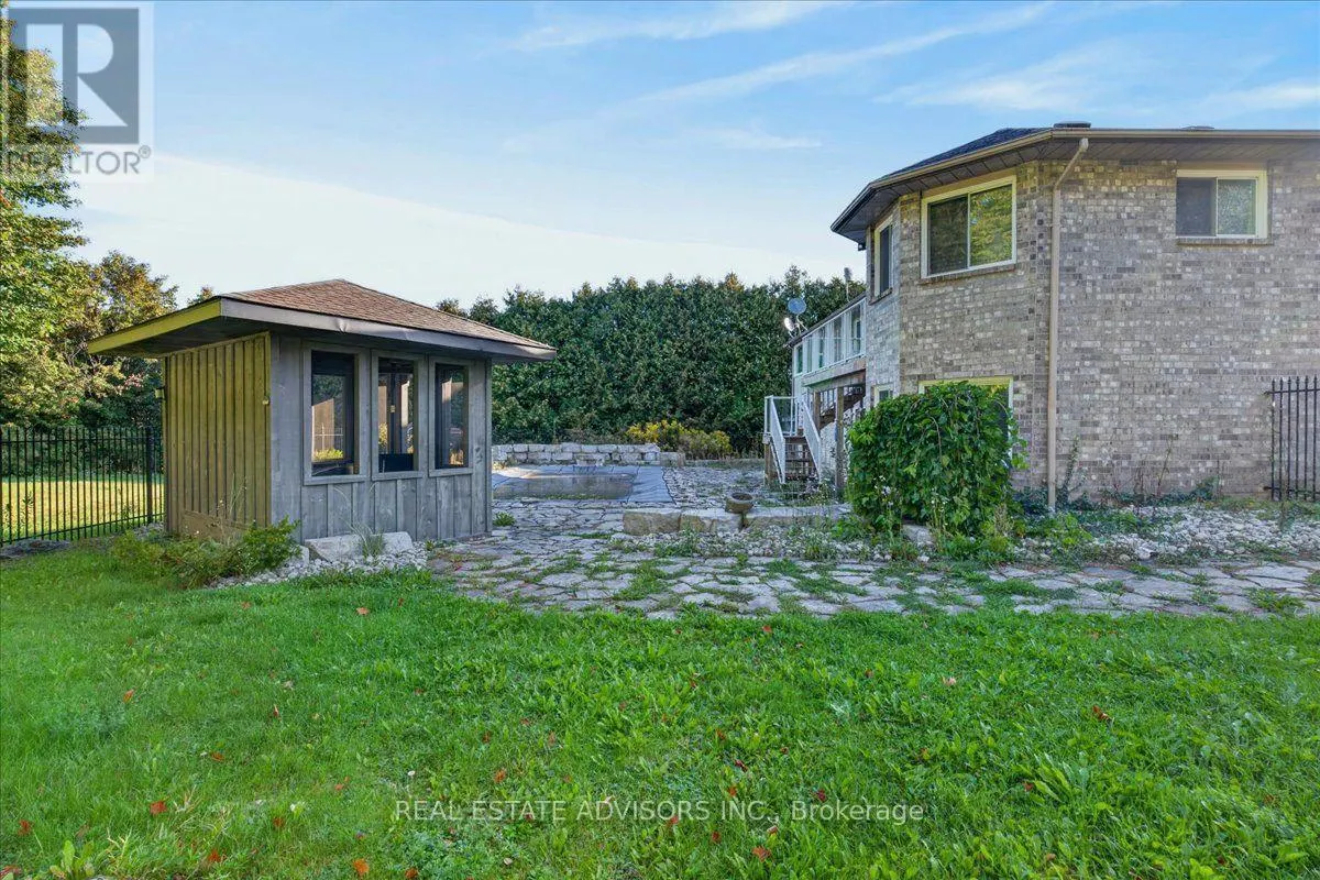 19 MCCONACHIE CRESCENT