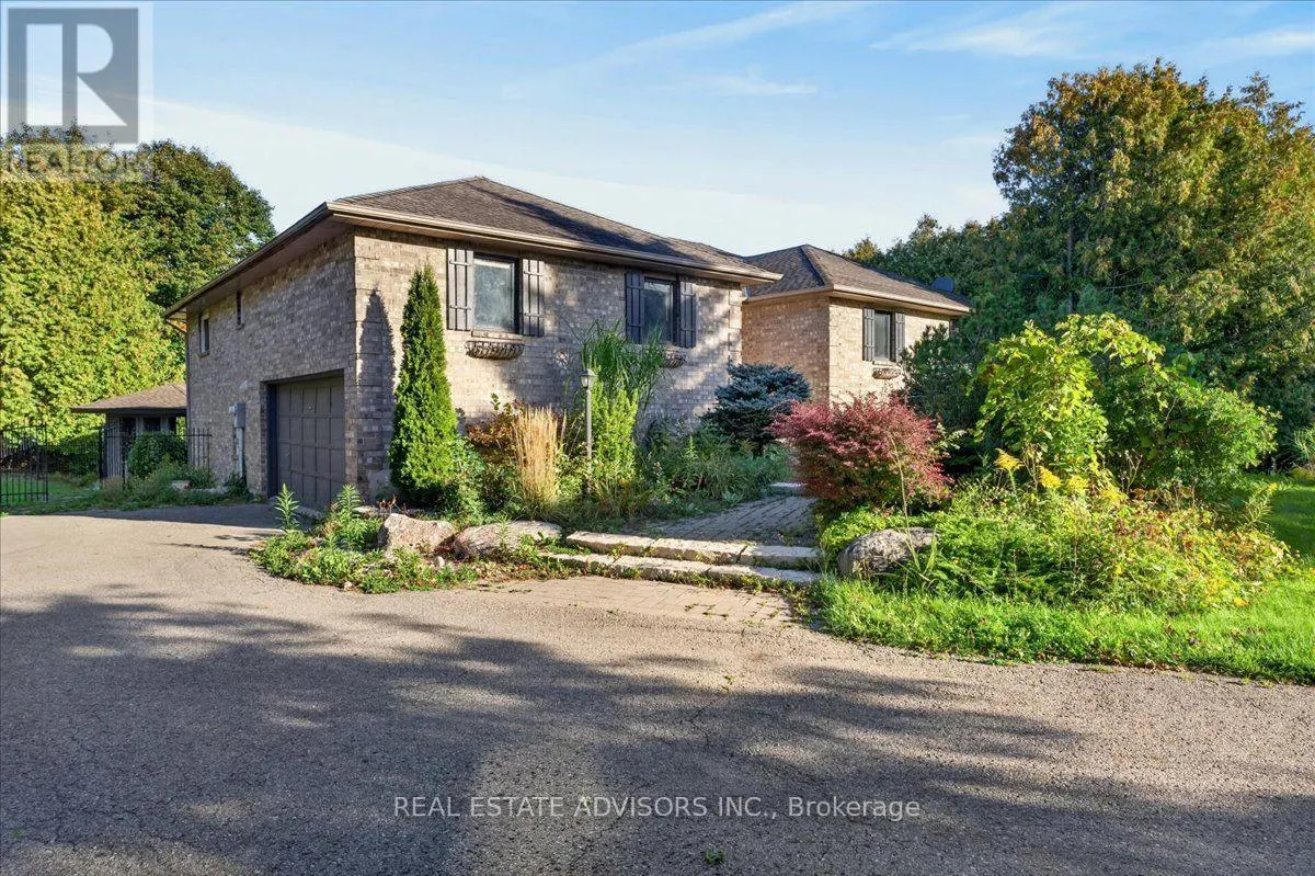 19 MCCONACHIE CRESCENT