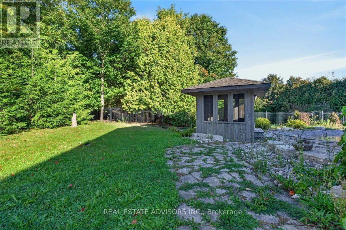 19 MCCONACHIE CRESCENT
