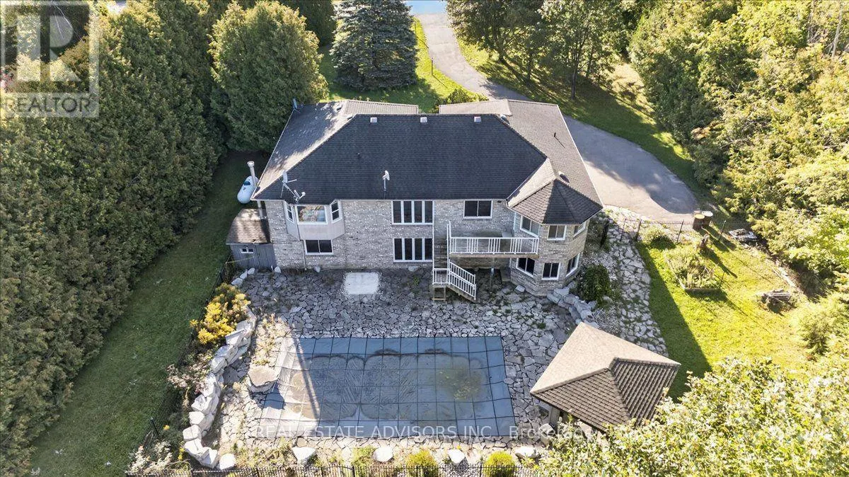 19 MCCONACHIE CRESCENT