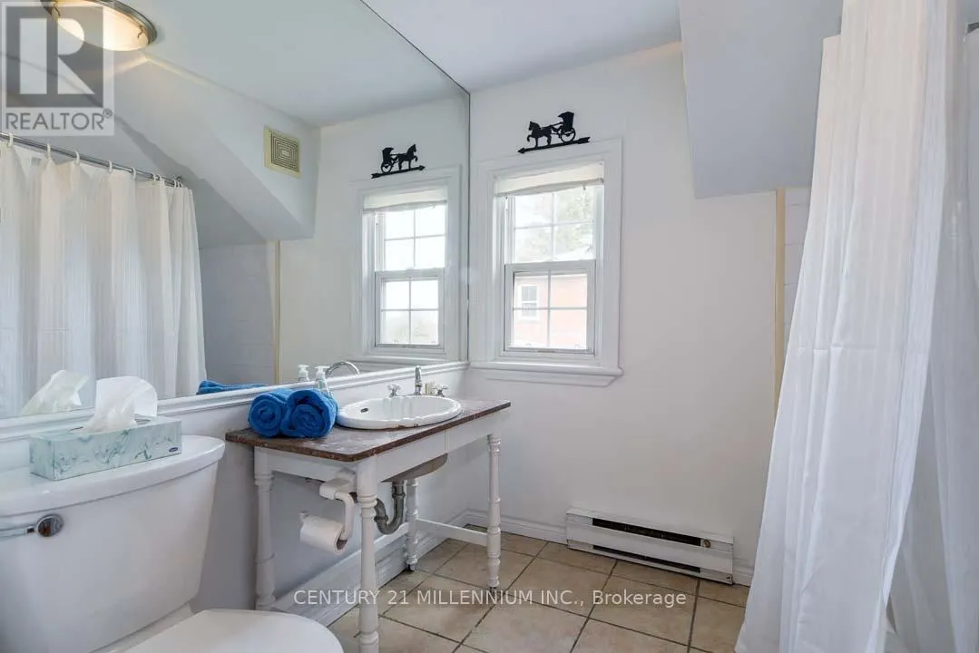 1380 QUEEN STREET W