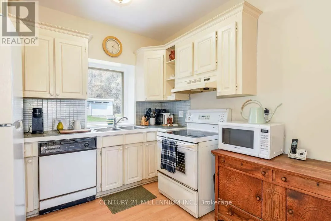 1380 QUEEN STREET W