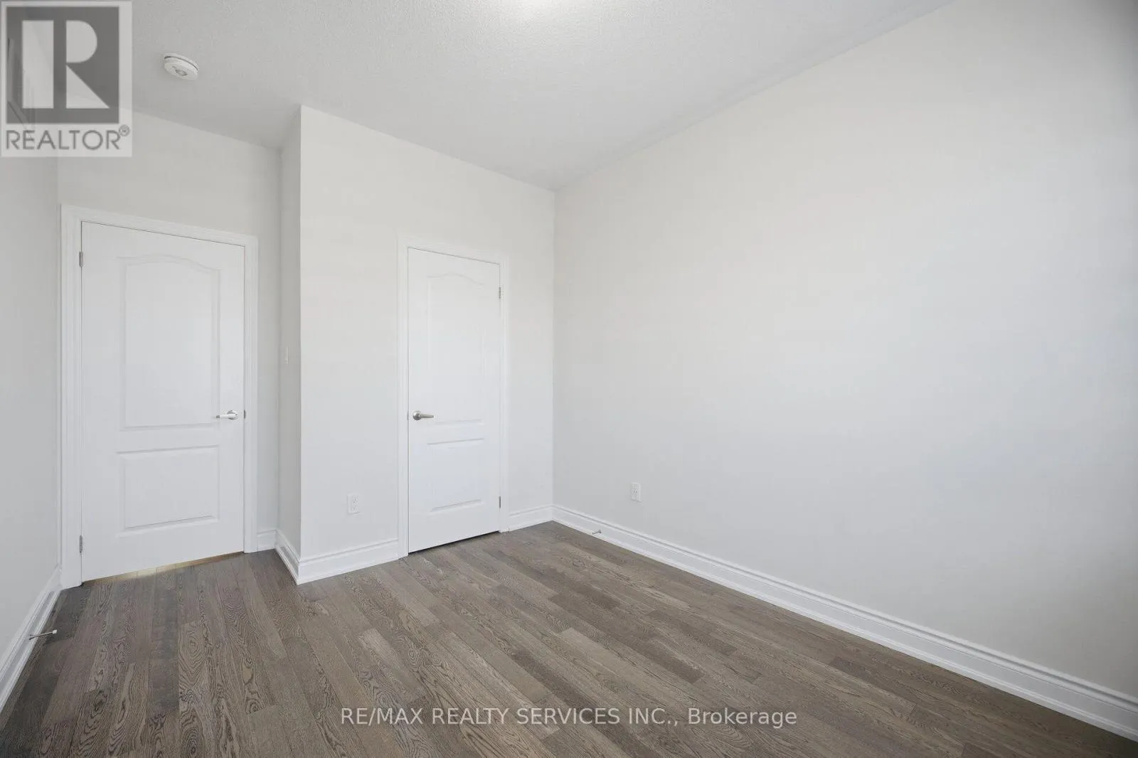 34 LIPSCOTT DRIVE
