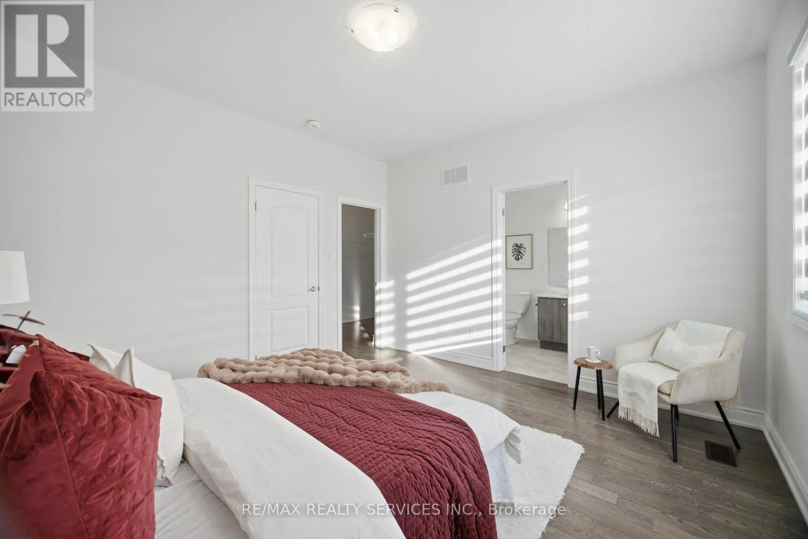 34 LIPSCOTT DRIVE