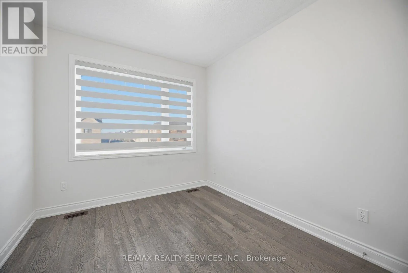 34 LIPSCOTT DRIVE