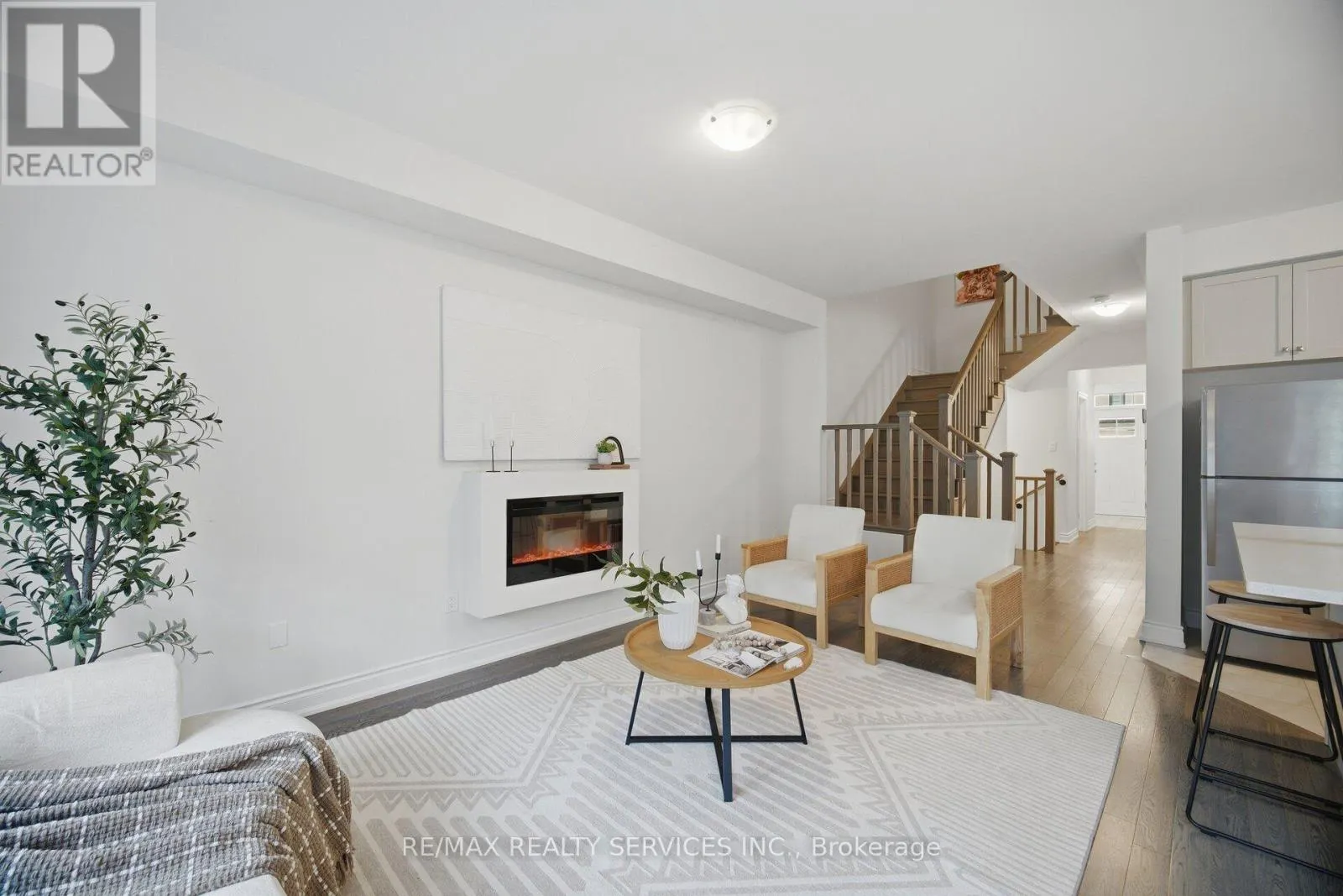 34 LIPSCOTT DRIVE