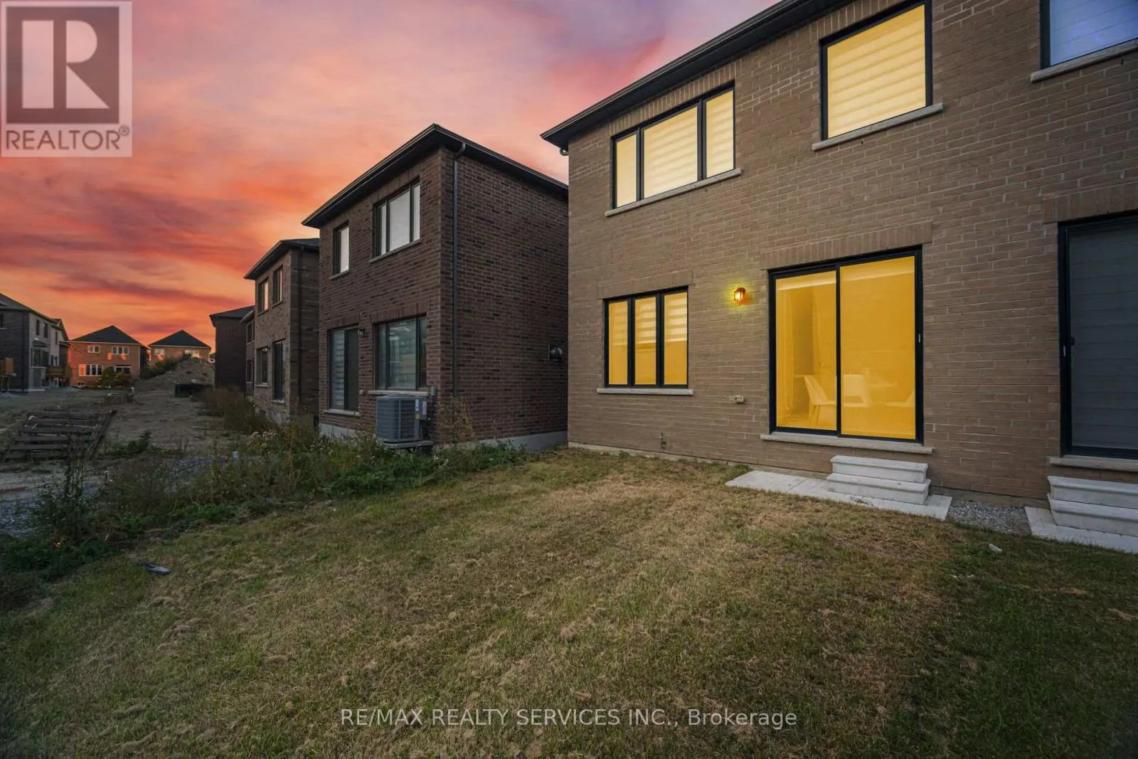 34 LIPSCOTT DRIVE