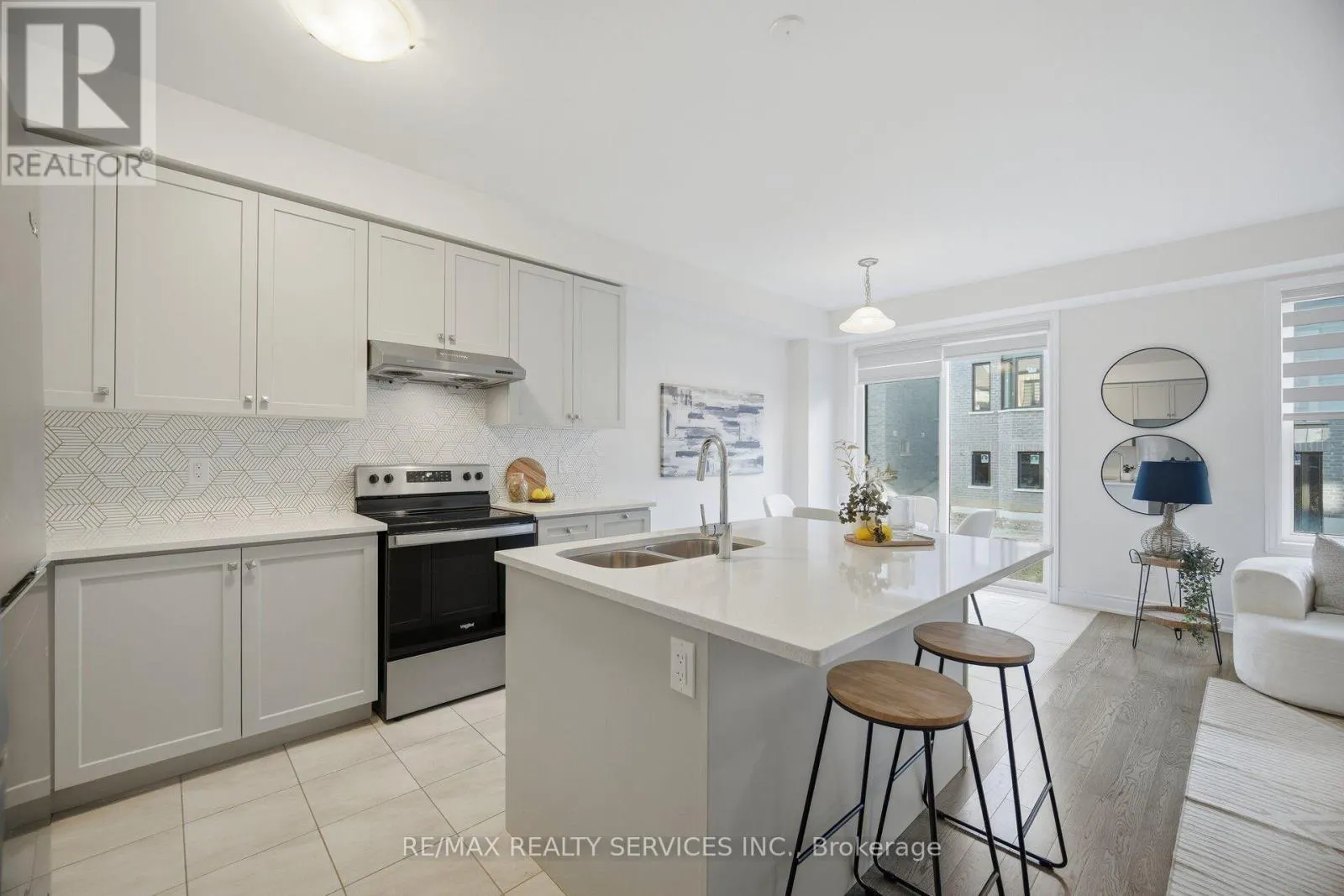 34 LIPSCOTT DRIVE