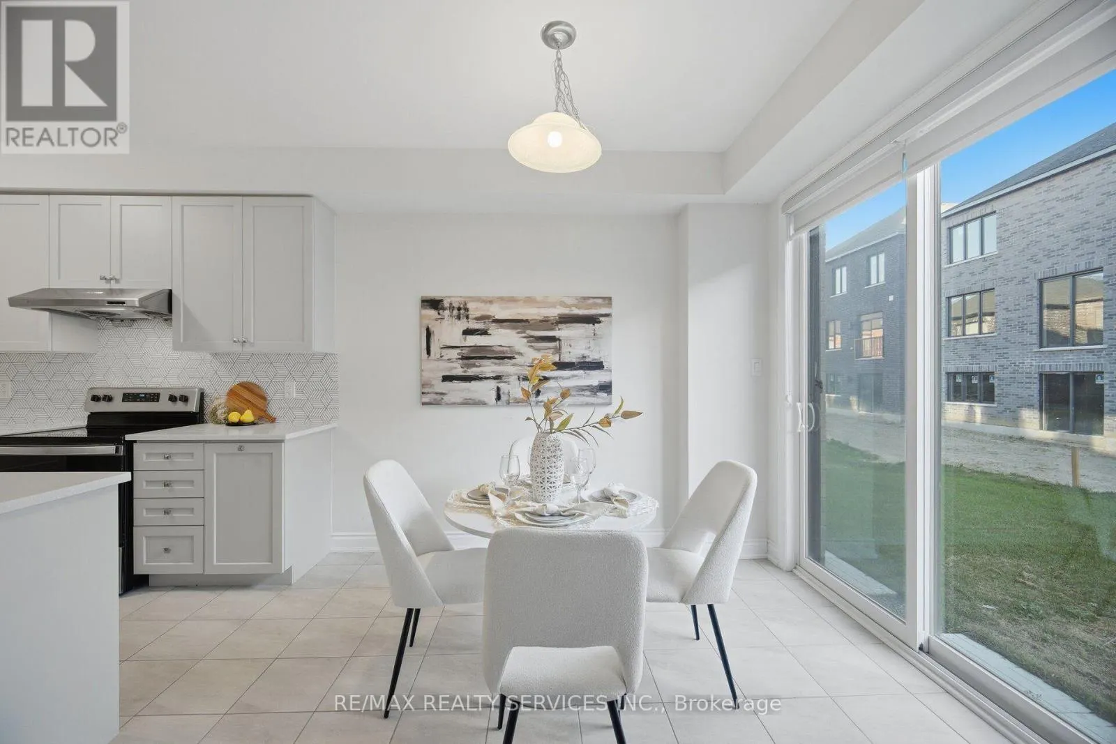 34 LIPSCOTT DRIVE