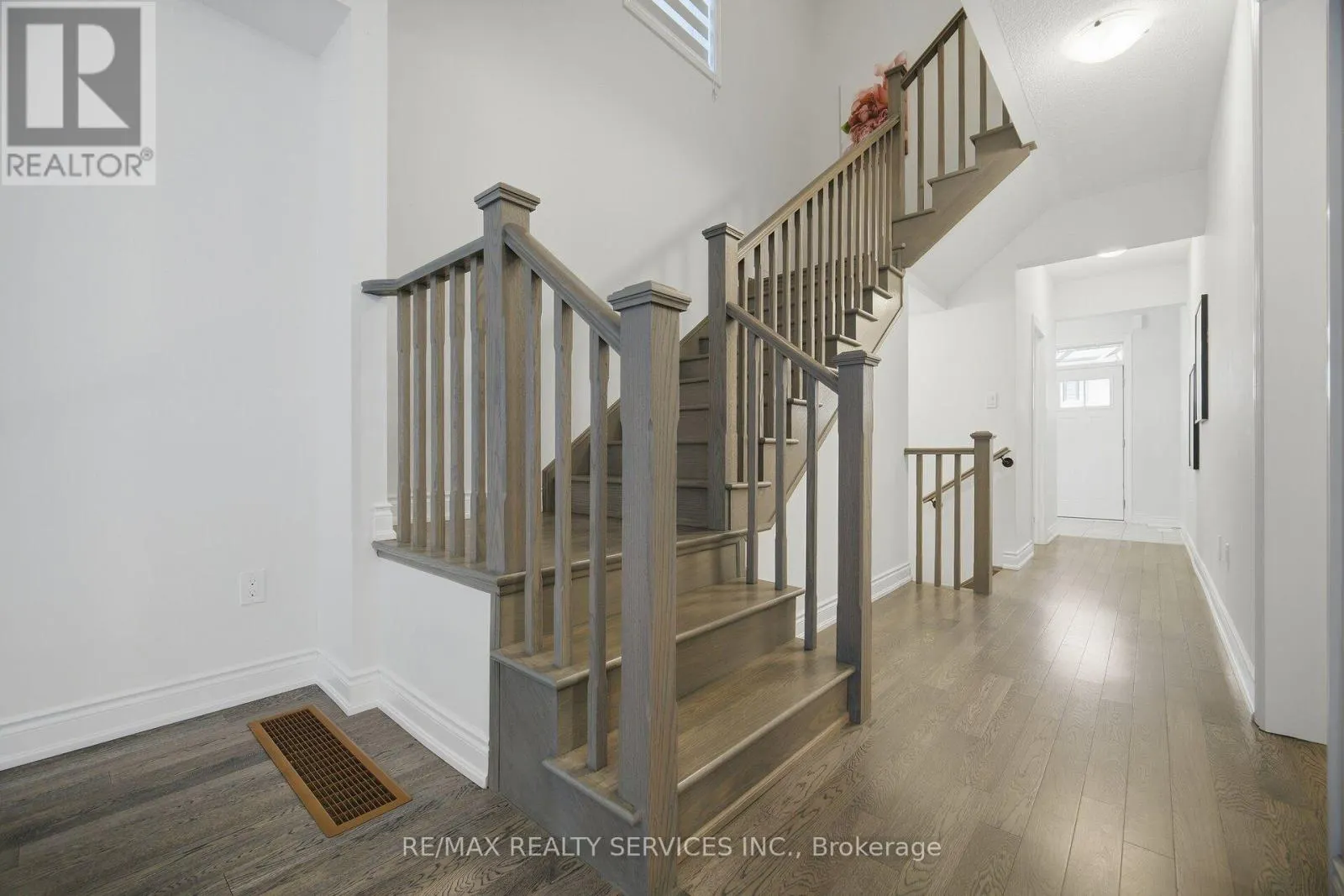 34 LIPSCOTT DRIVE