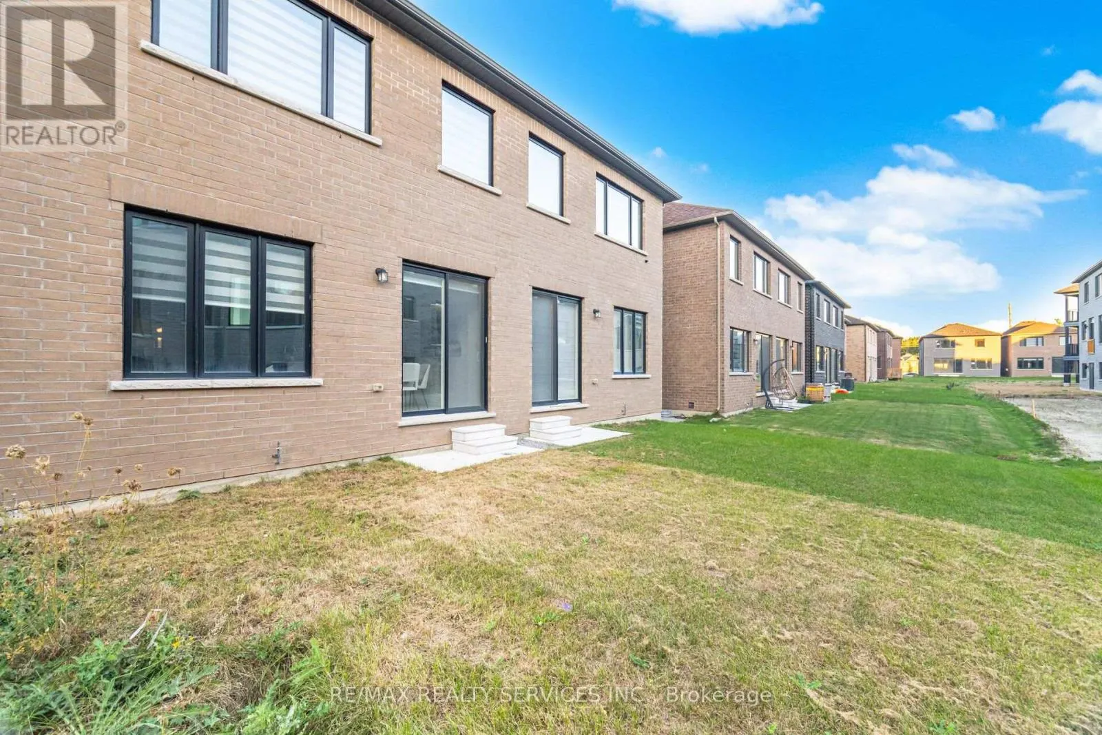 34 LIPSCOTT DRIVE