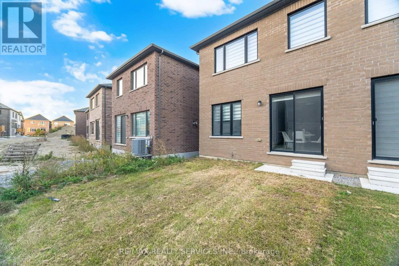 34 LIPSCOTT DRIVE