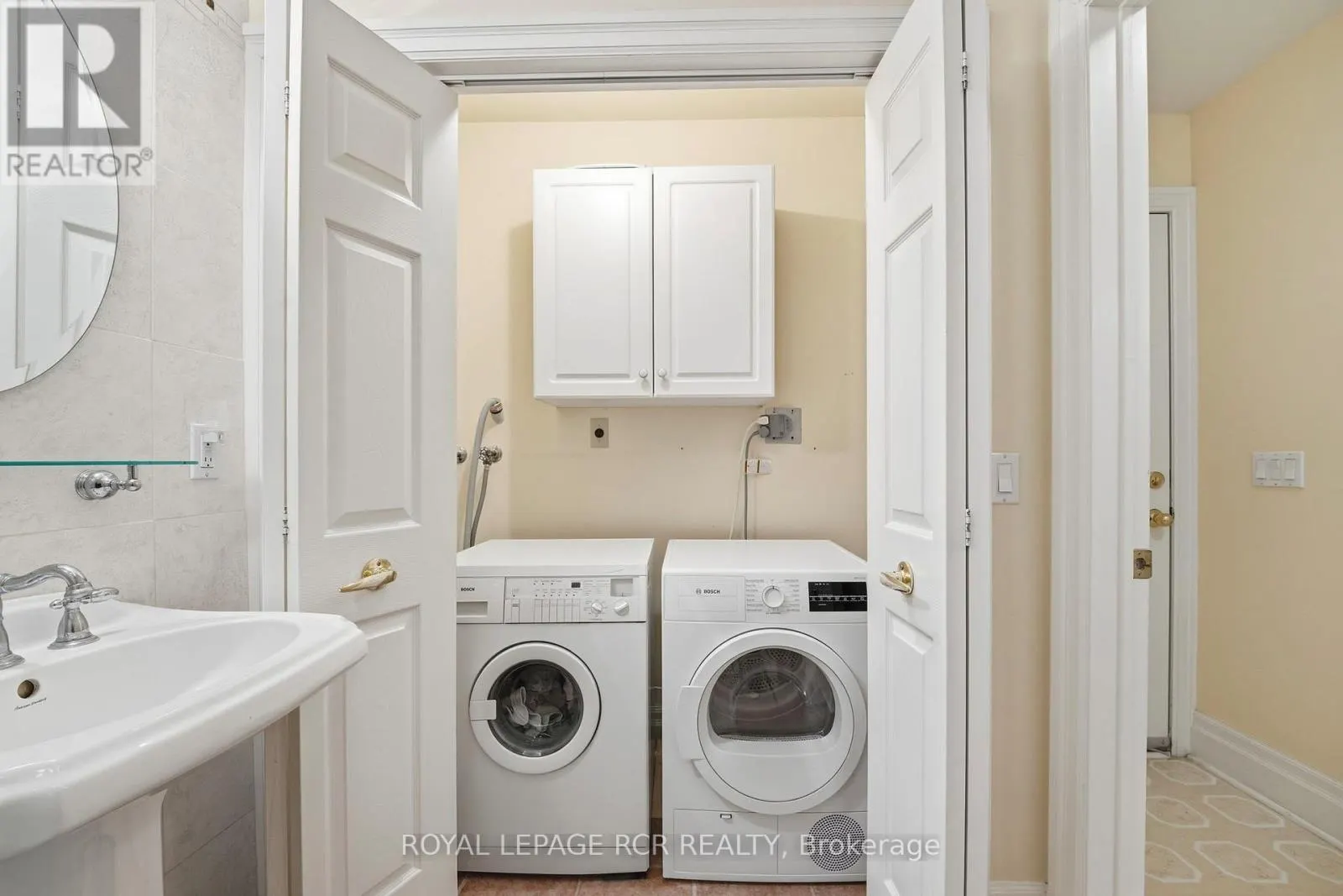 1 - 28 REDDINGTON DRIVE