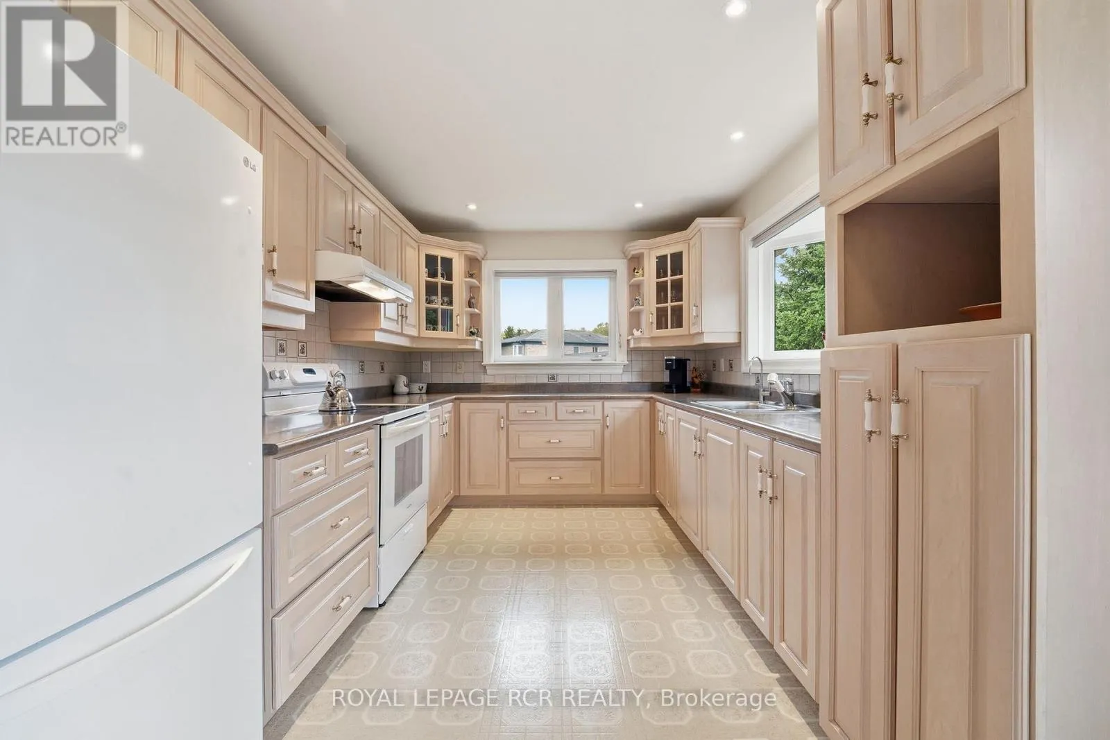 1 - 28 REDDINGTON DRIVE
