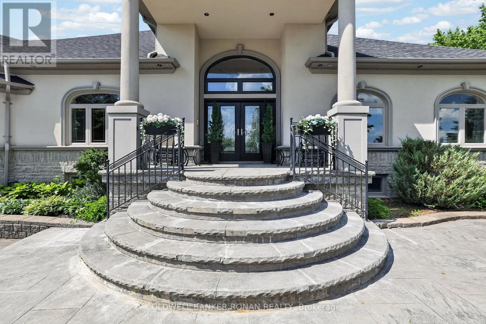 9 MORAINE PLACE