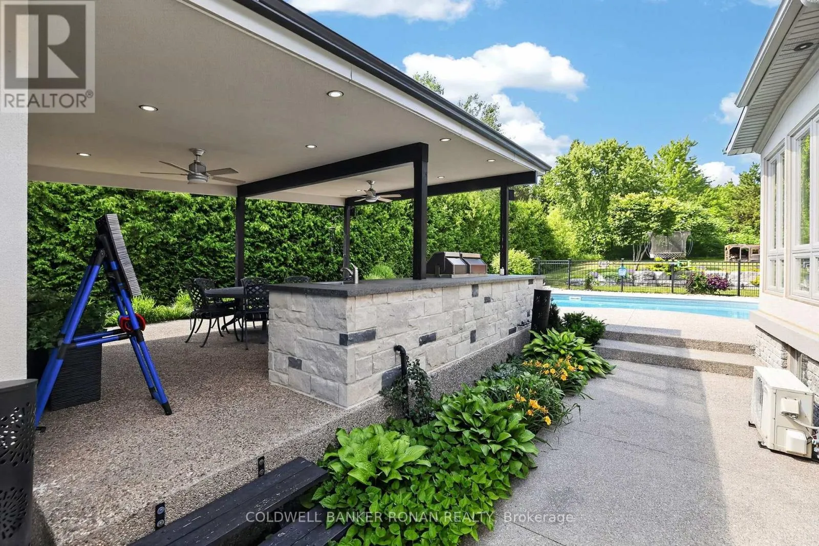 9 MORAINE PLACE