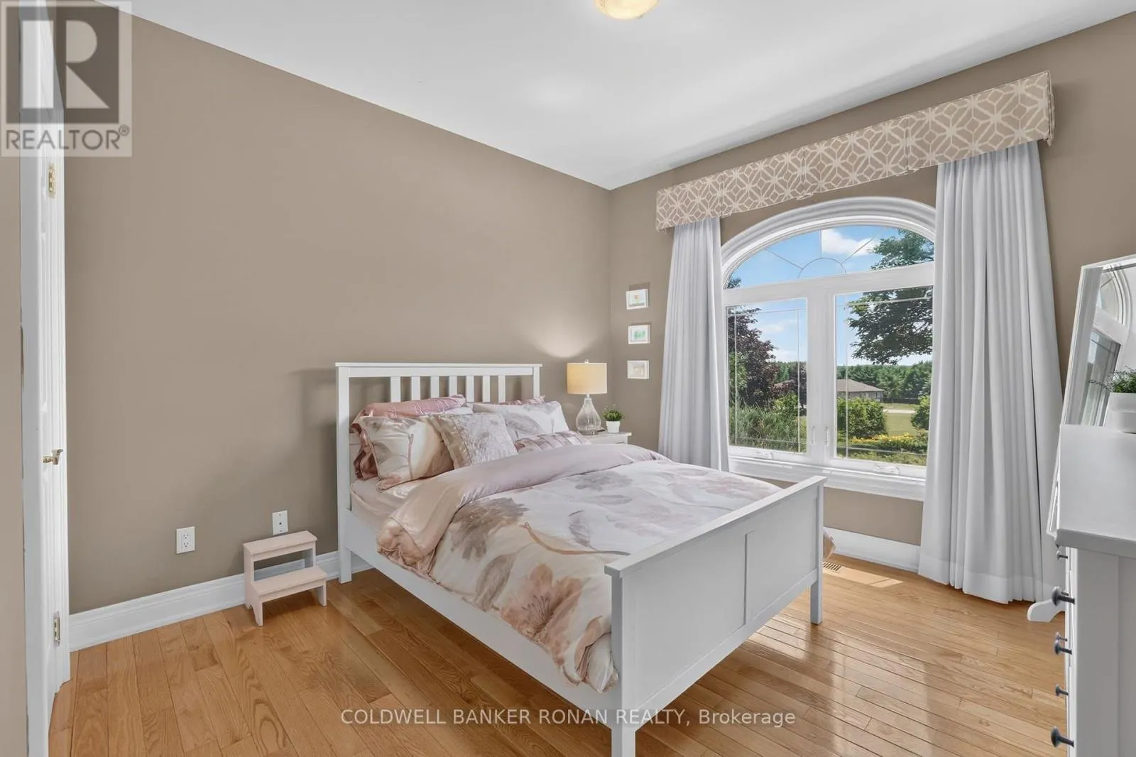 9 MORAINE PLACE