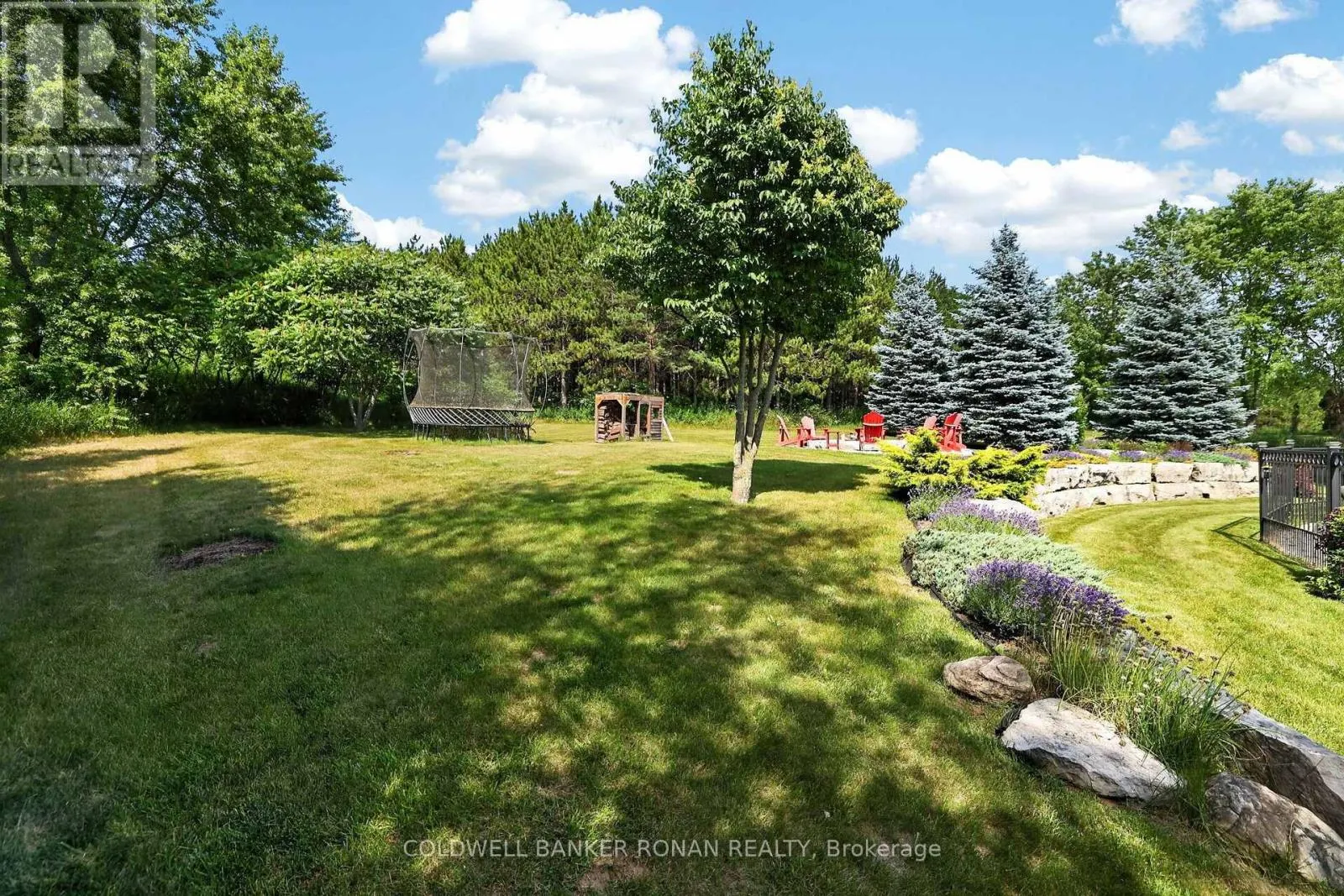 9 MORAINE PLACE