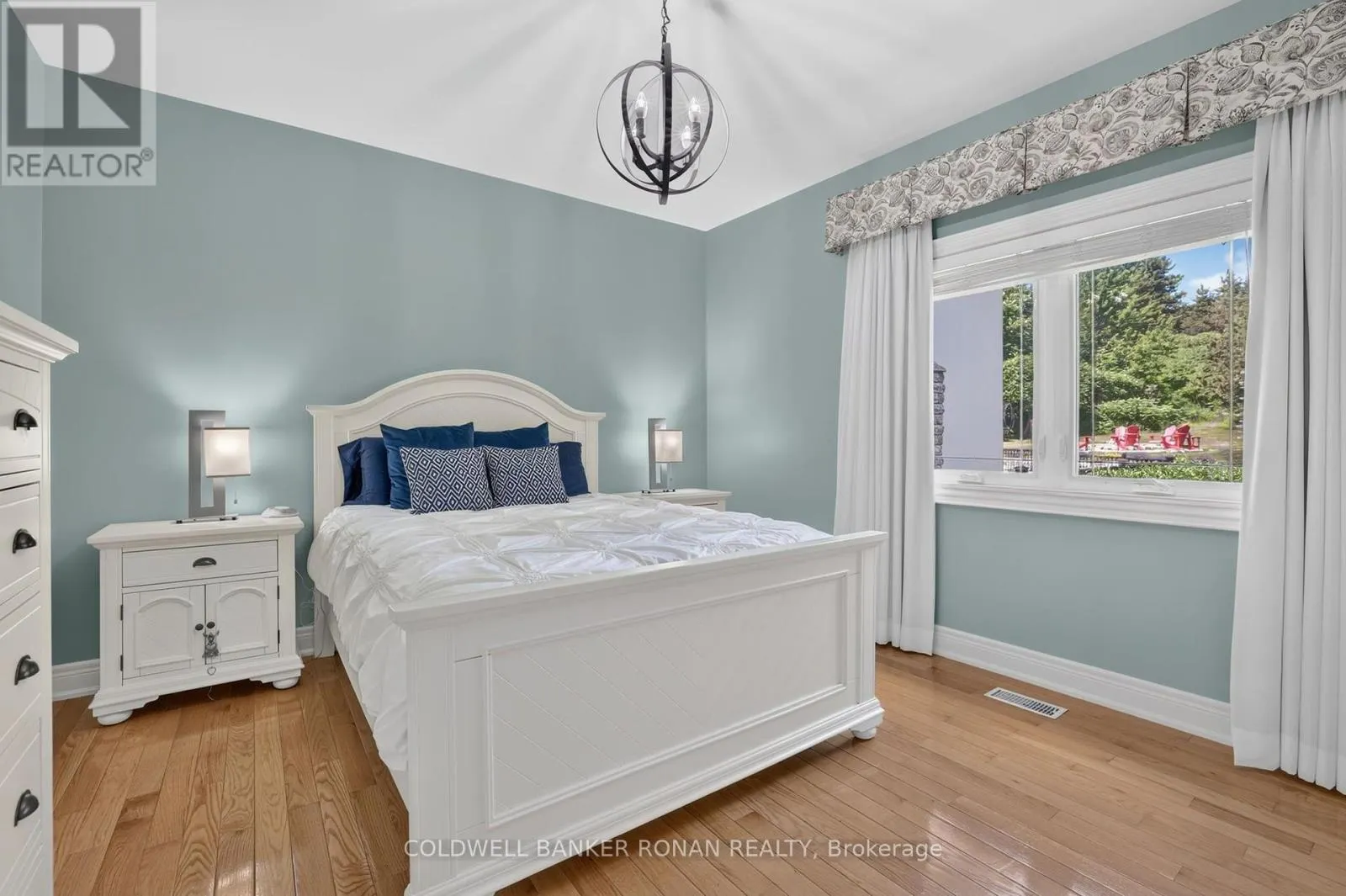 9 MORAINE PLACE