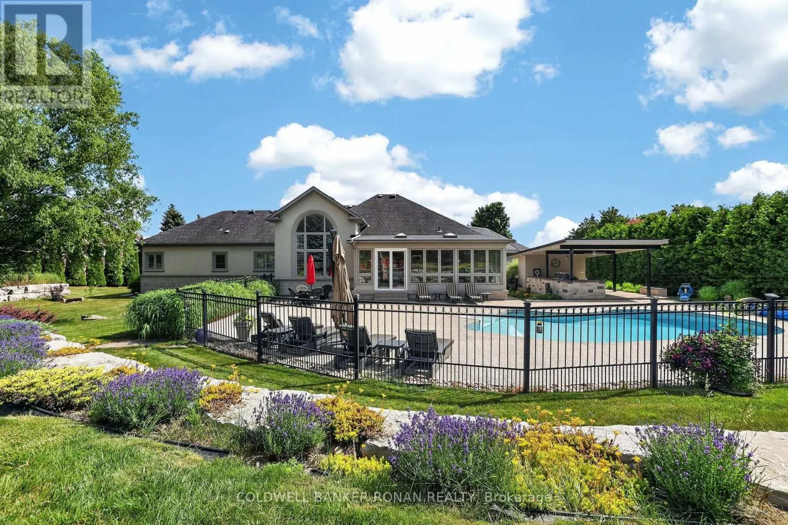 9 MORAINE PLACE