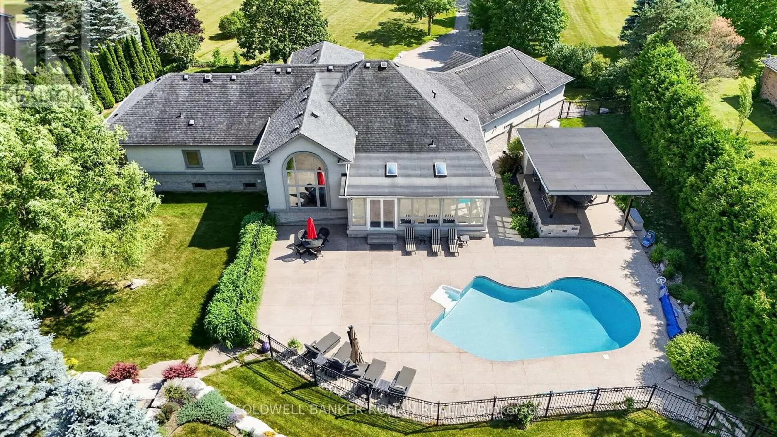 9 MORAINE PLACE