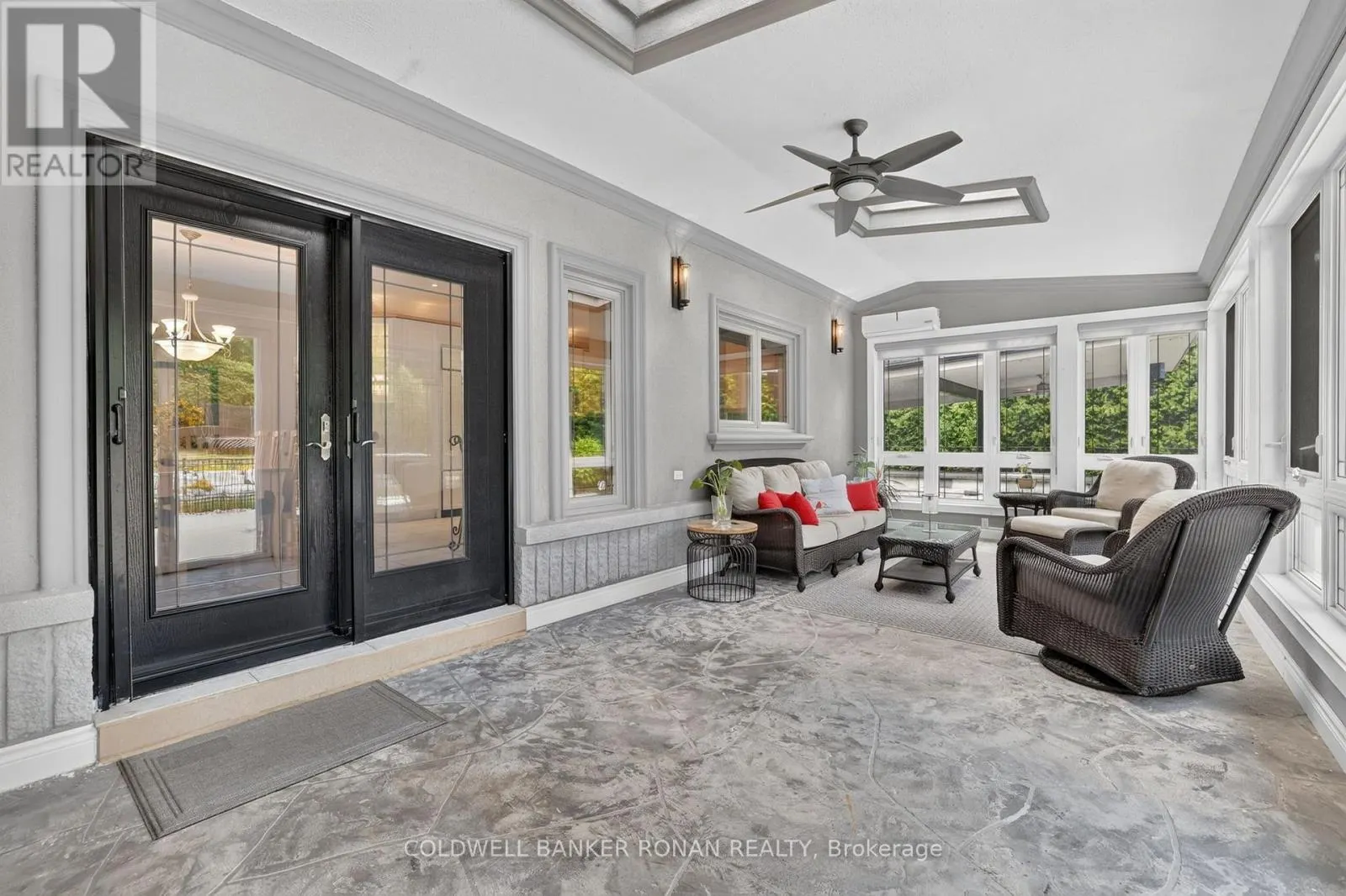 9 MORAINE PLACE