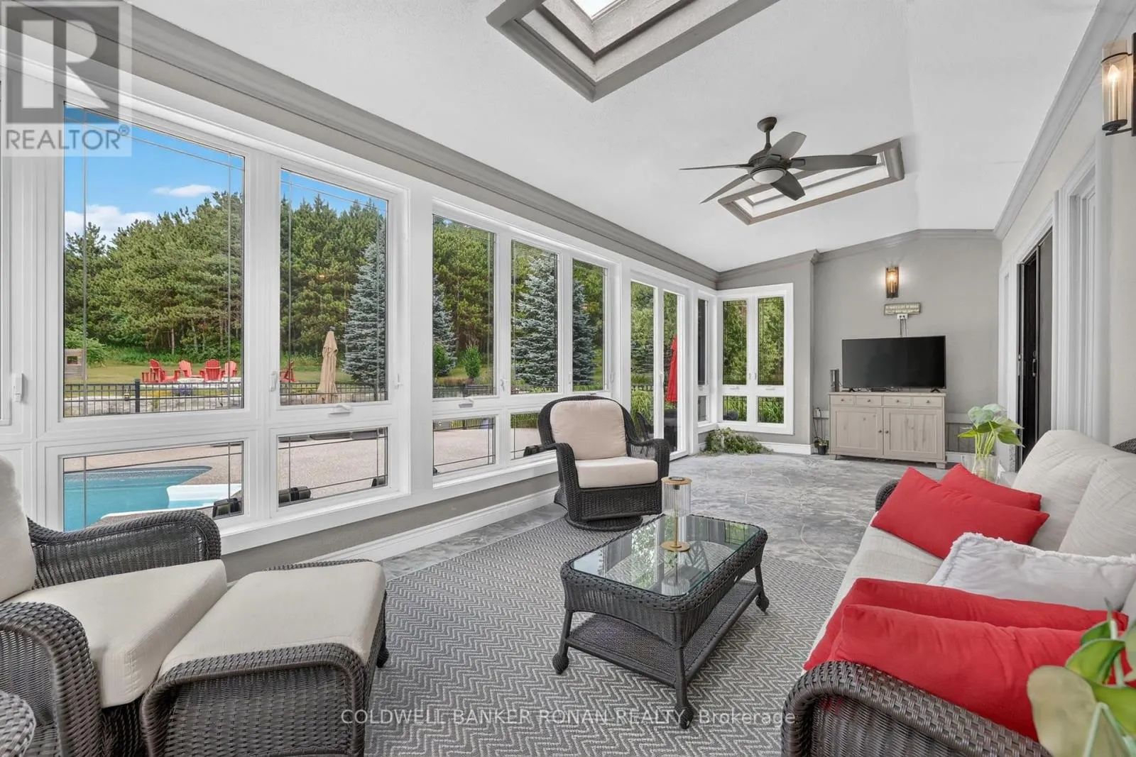 9 MORAINE PLACE