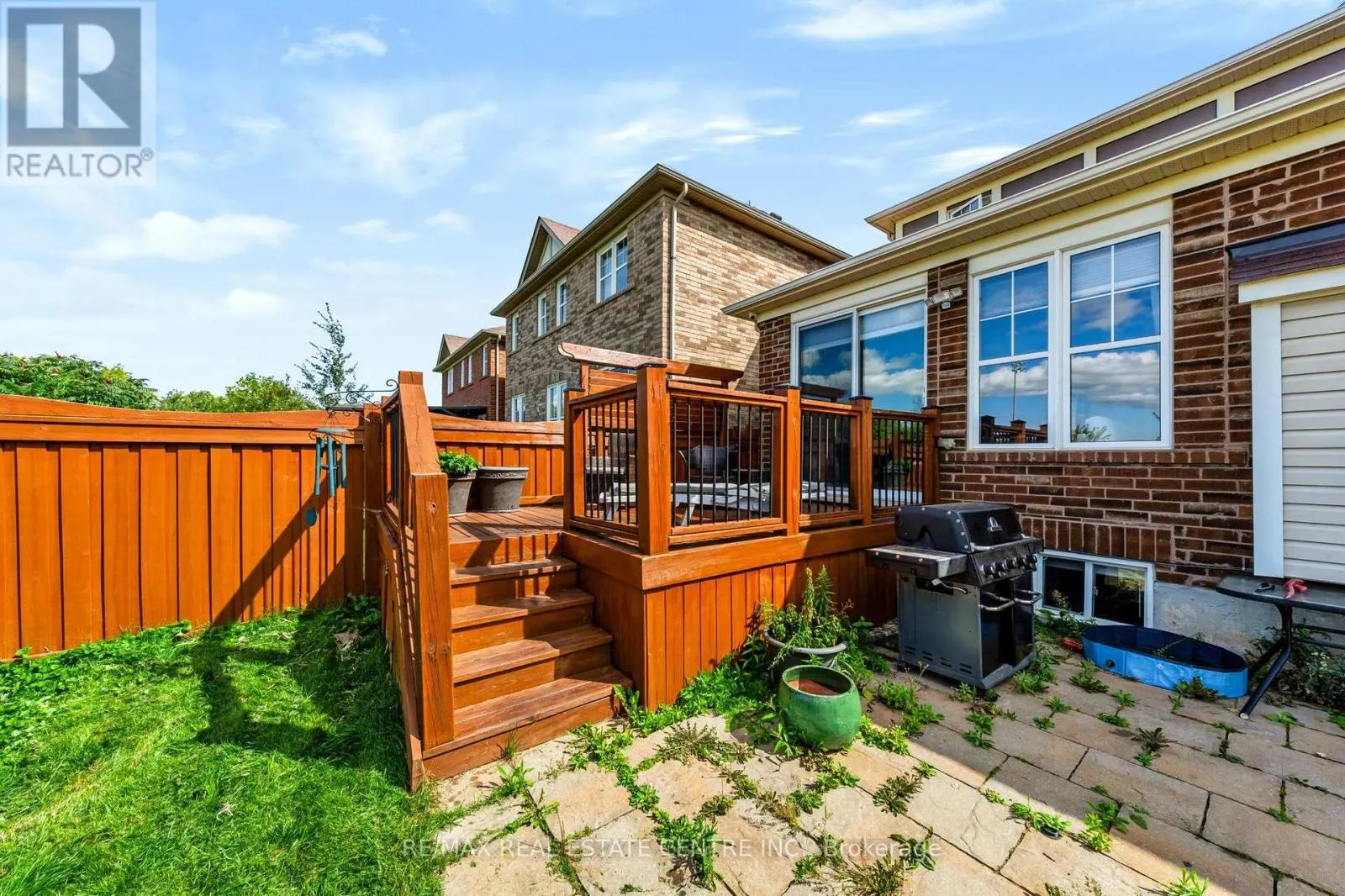573 ATTENBOROUGH TERRACE