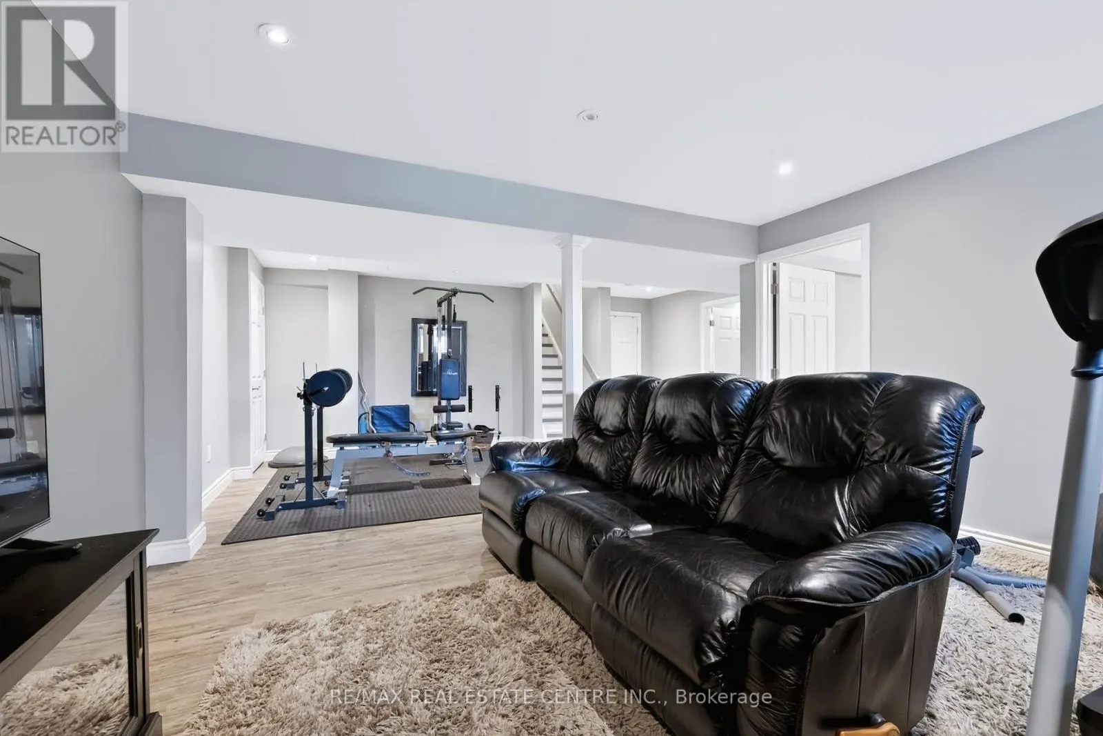 573 ATTENBOROUGH TERRACE