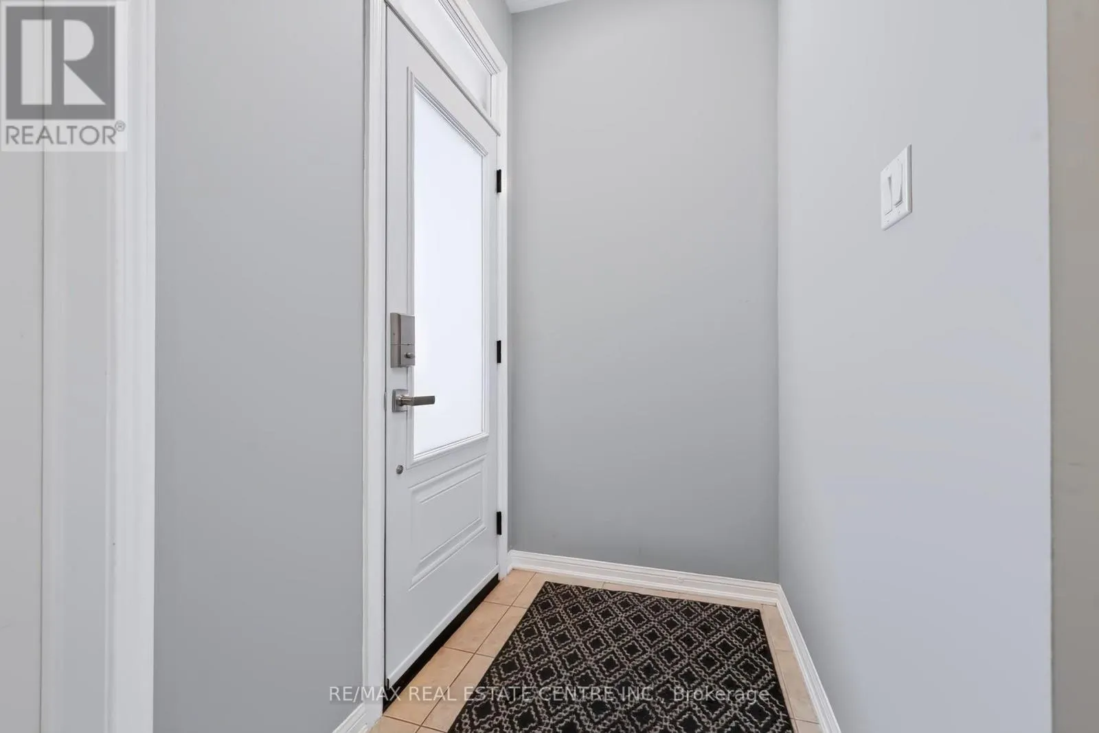573 ATTENBOROUGH TERRACE