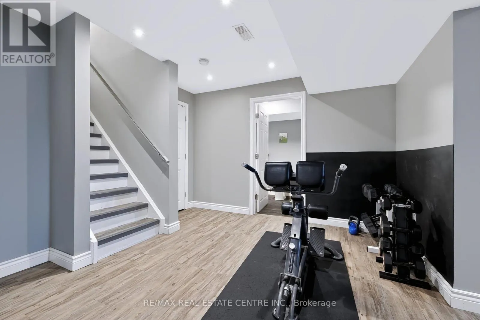 573 ATTENBOROUGH TERRACE