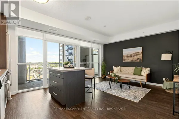 702 - 2087 FAIRVIEW STREET