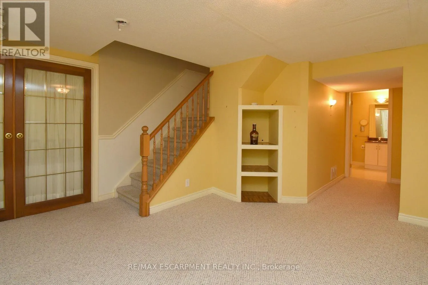 715 BATEMAN COURT