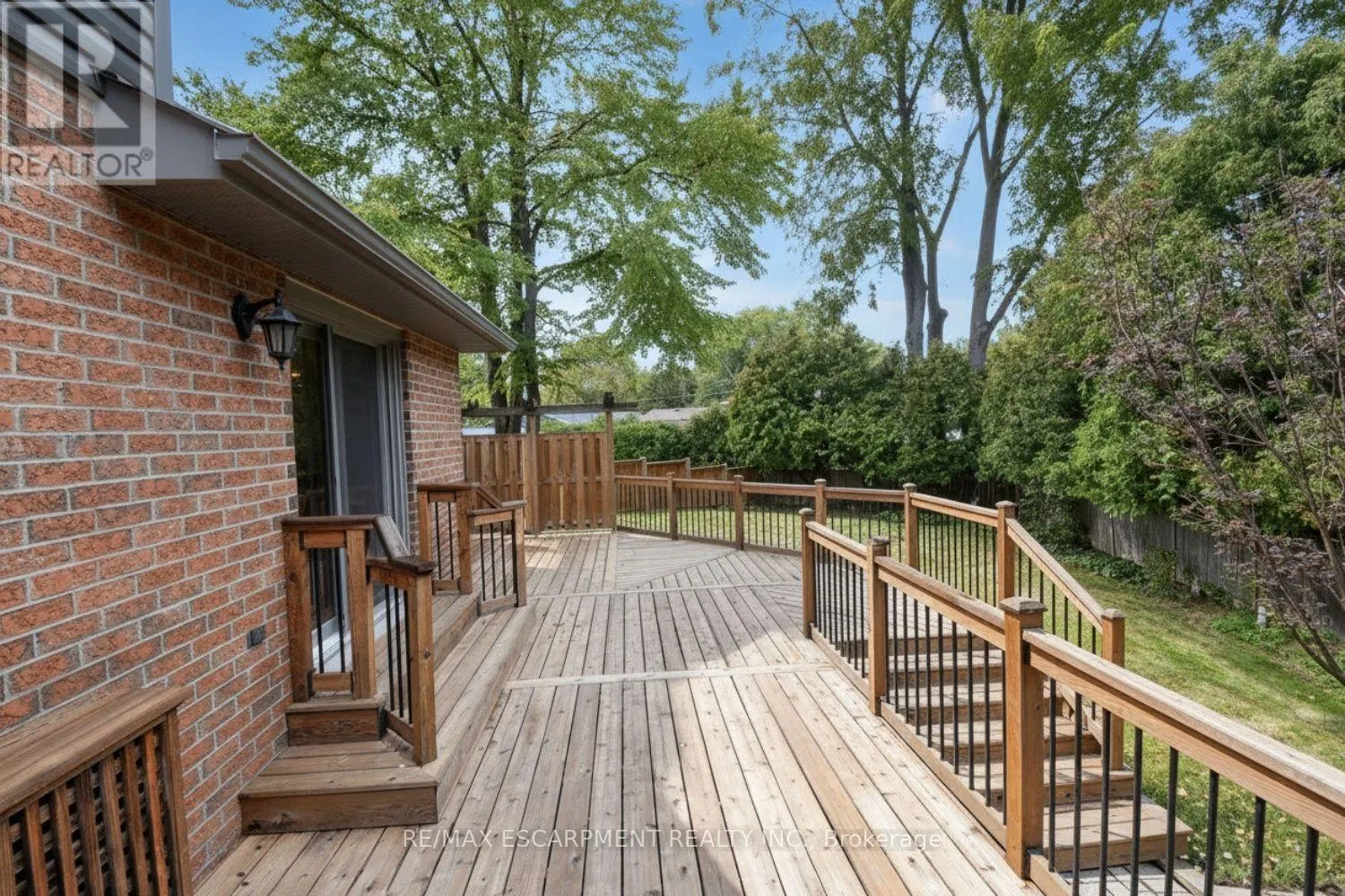 715 BATEMAN COURT