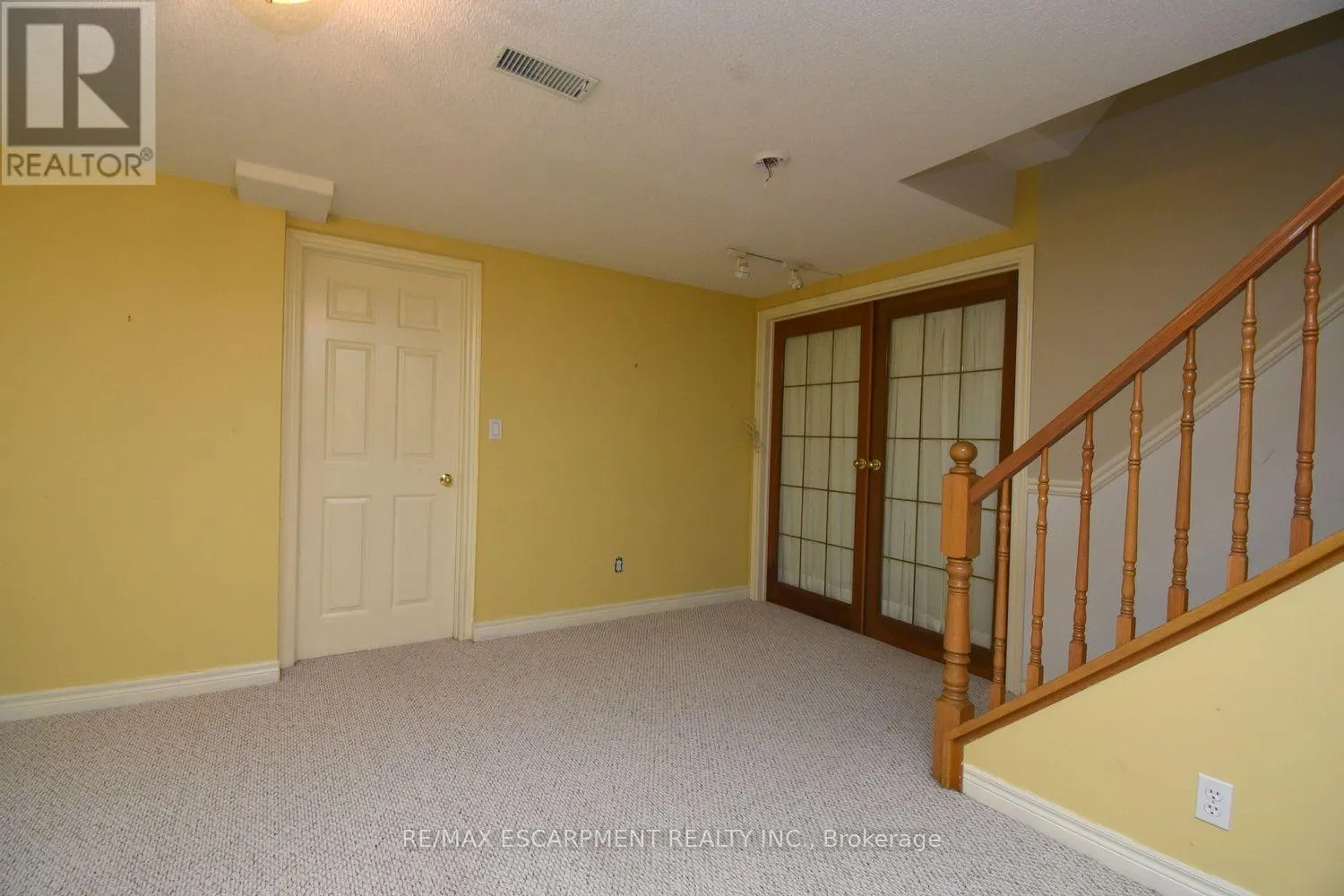715 BATEMAN COURT