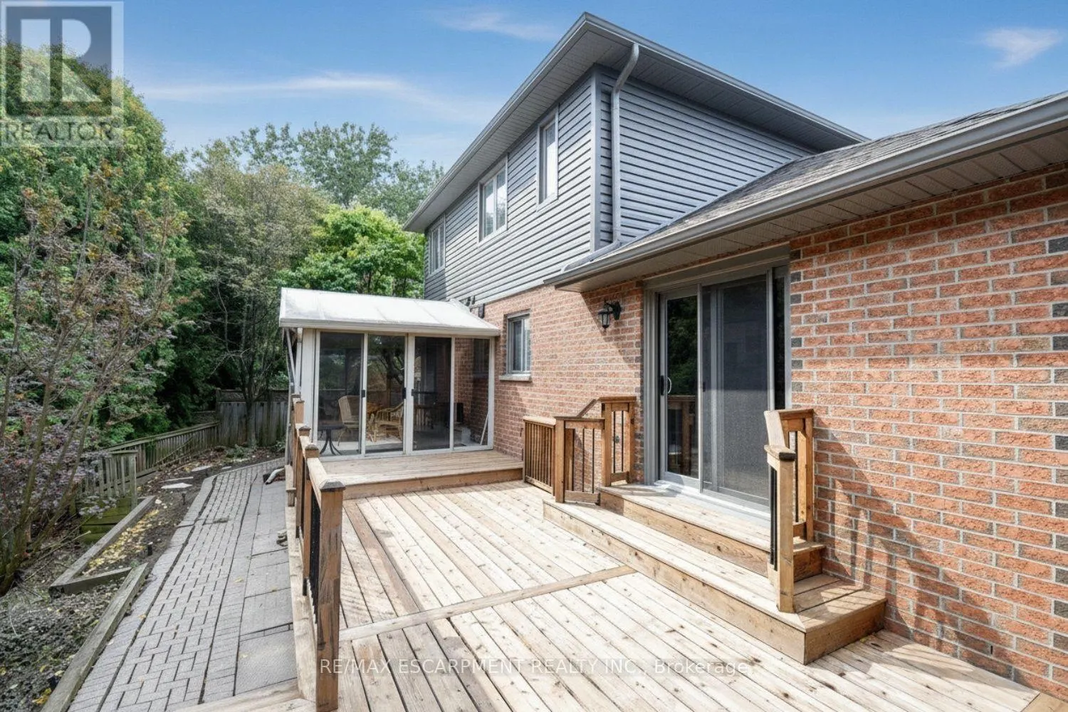 715 BATEMAN COURT