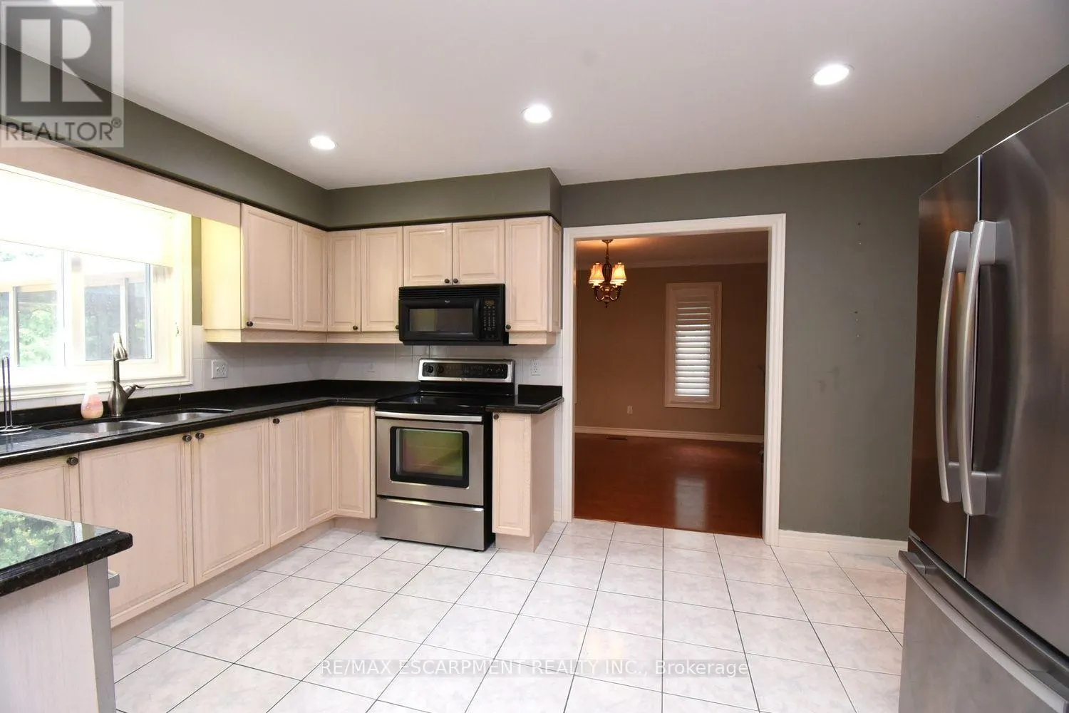715 BATEMAN COURT