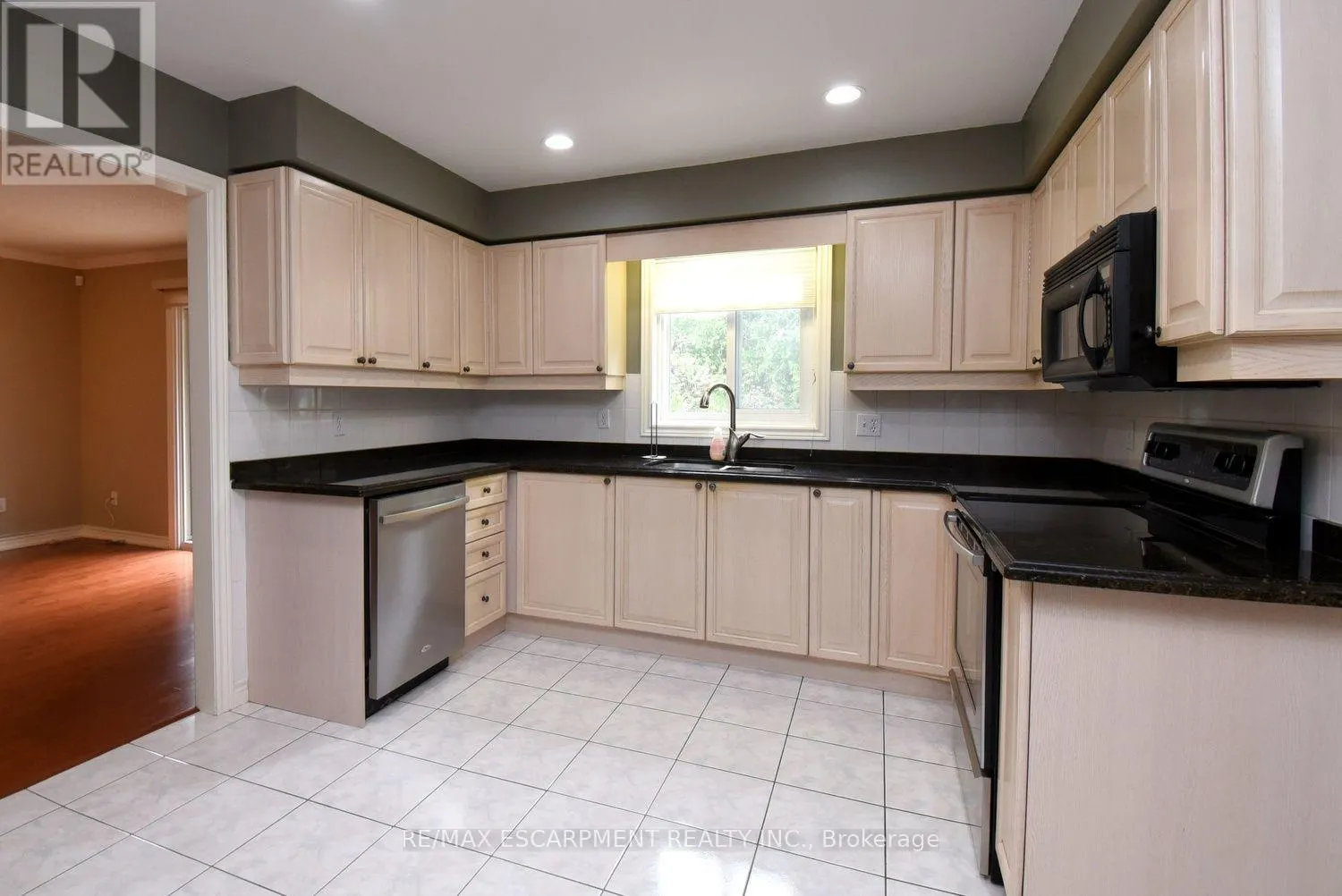 715 BATEMAN COURT