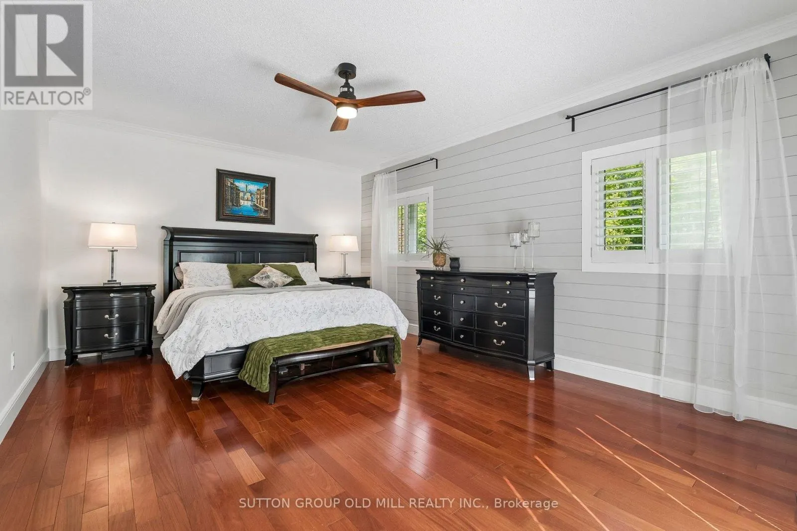 7 ROLLING MEADOW DRIVE