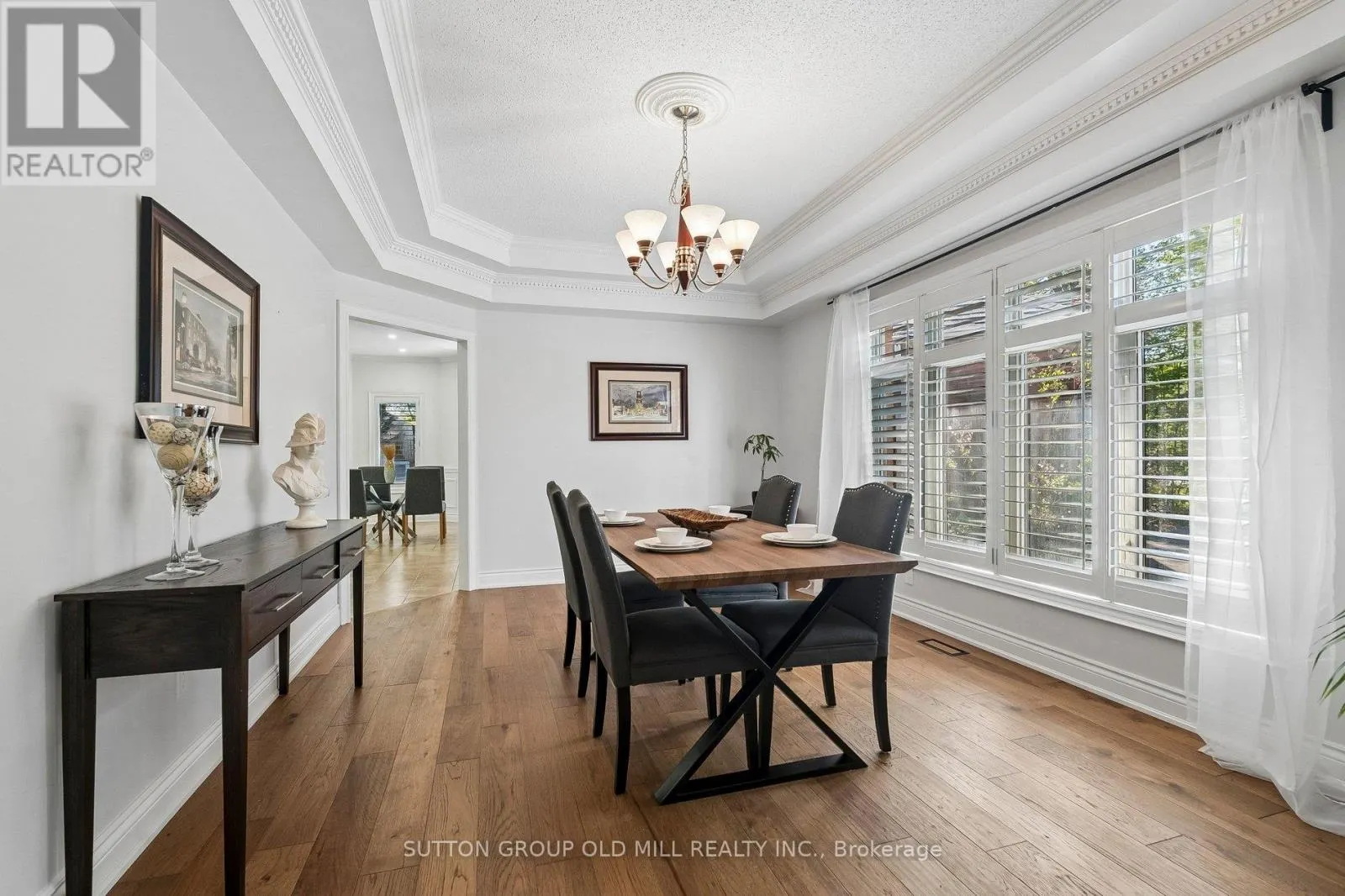 7 ROLLING MEADOW DRIVE