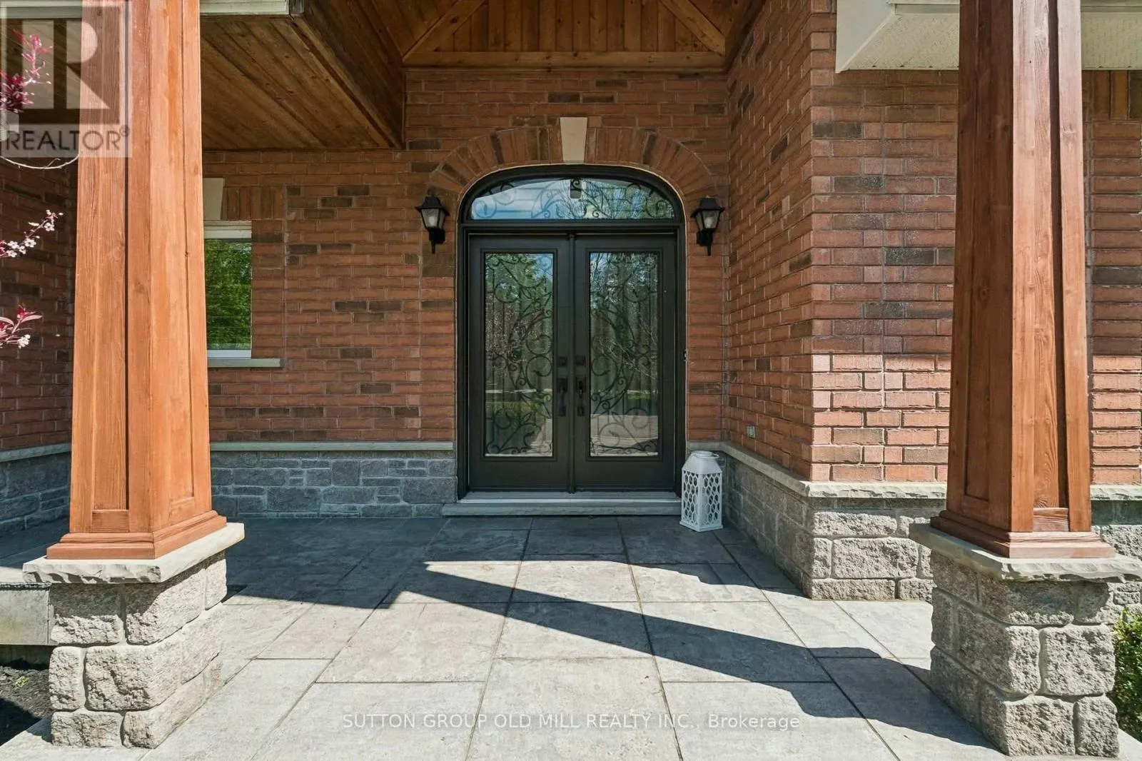 7 ROLLING MEADOW DRIVE