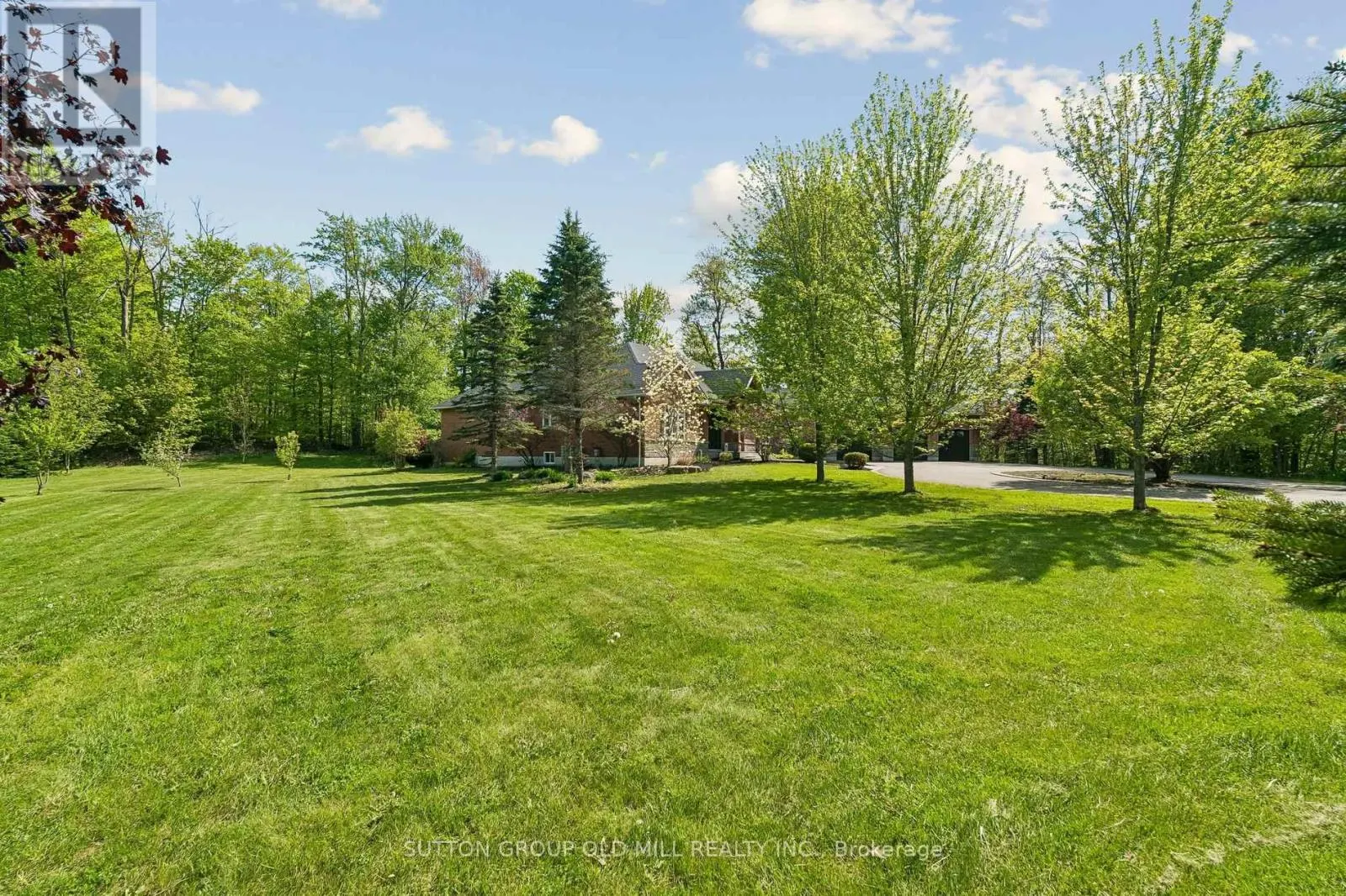 7 ROLLING MEADOW DRIVE