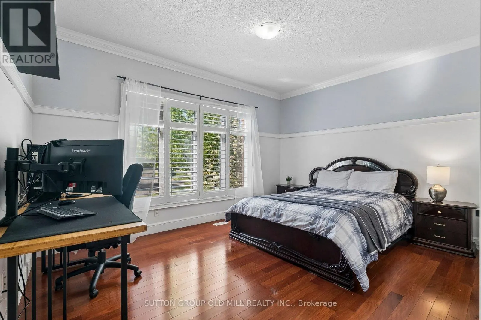 7 ROLLING MEADOW DRIVE