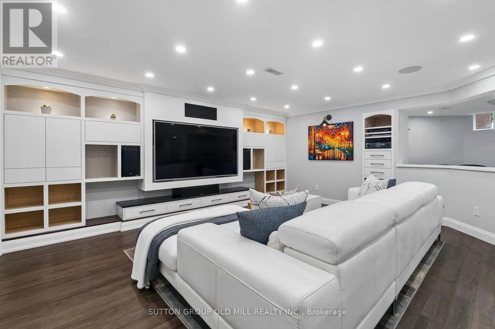 7 ROLLING MEADOW DRIVE